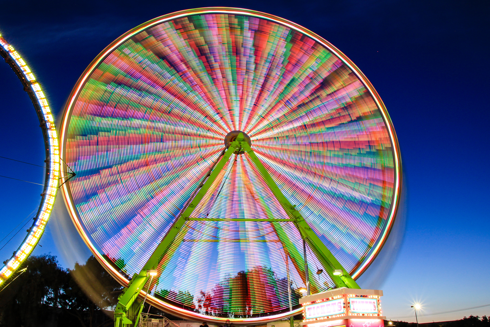 Canon EOS 500D (EOS Rebel T1i / EOS Kiss X3) sample photo. Ferris wheel photography