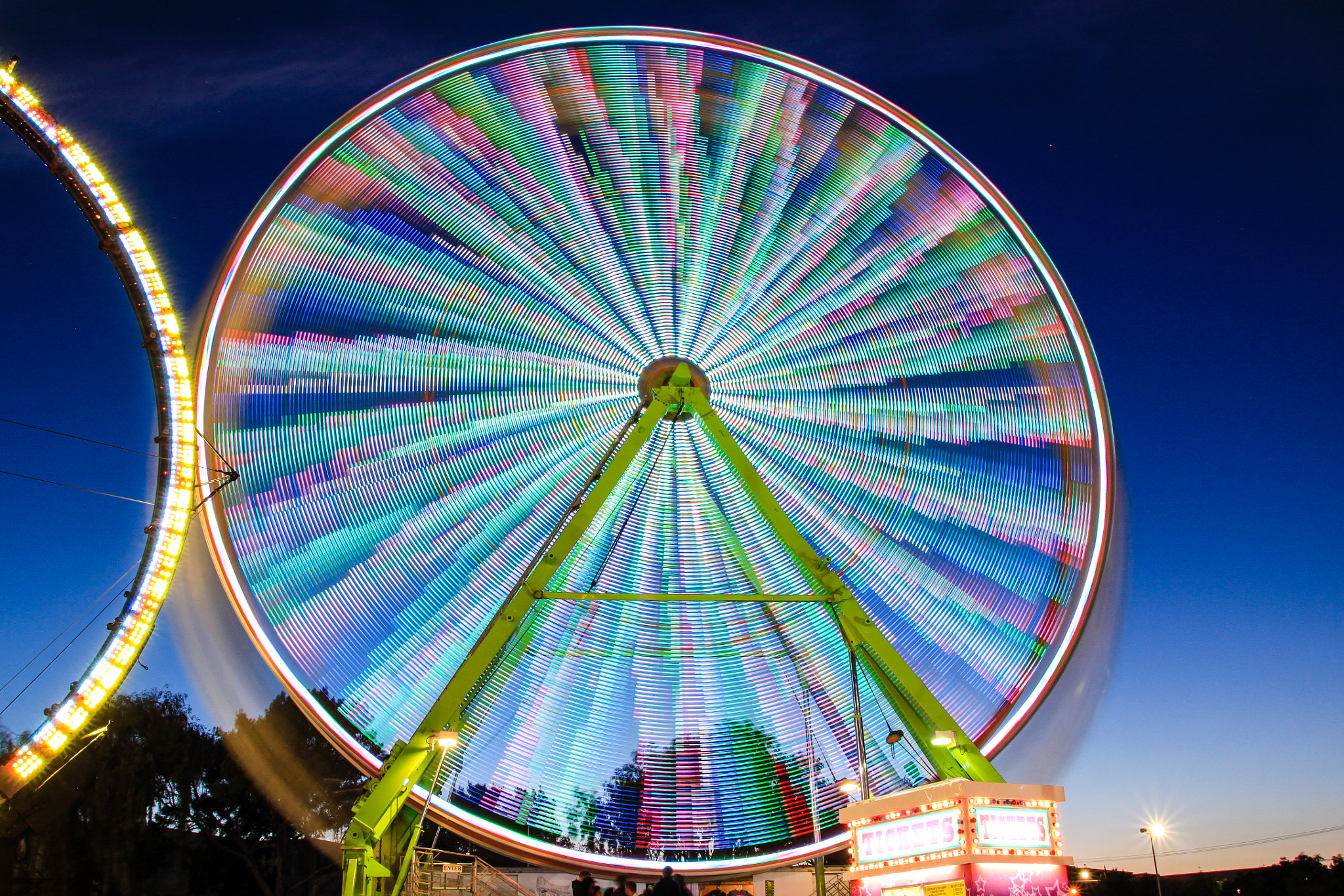 Canon EOS 500D (EOS Rebel T1i / EOS Kiss X3) sample photo. Ferris wheel 2 photography