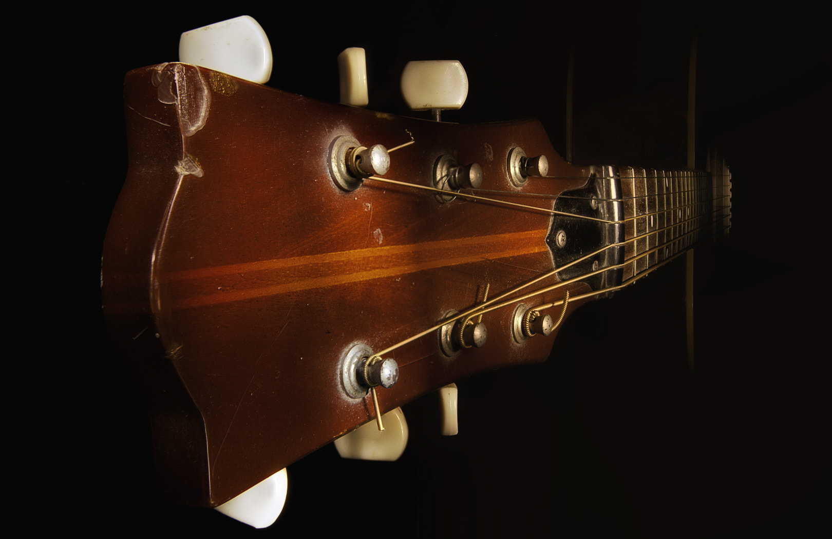 Canon EOS-1Ds + Canon EF 16-35mm F2.8L USM sample photo. Guitar photography