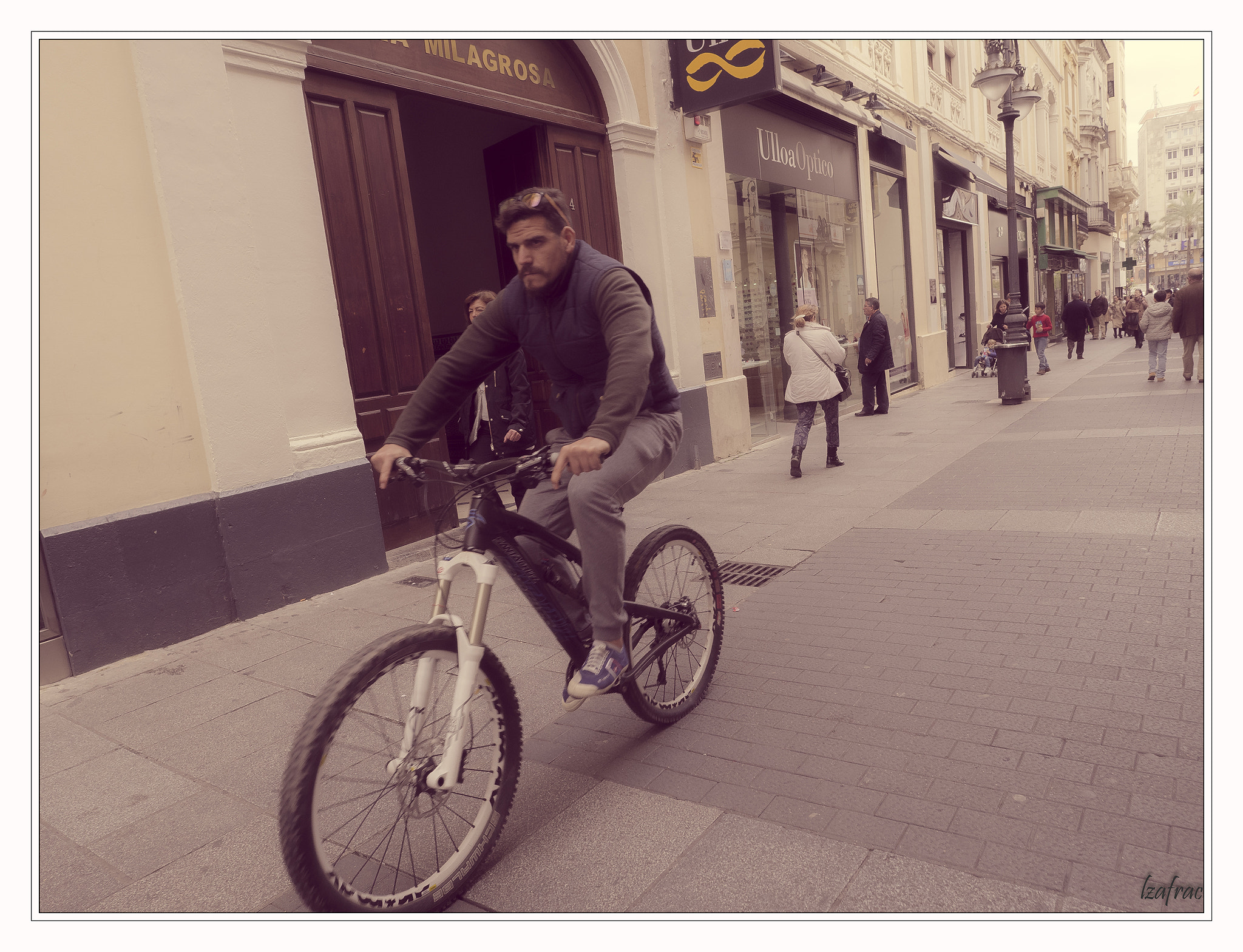 Olympus OM-D E-M1 + OLYMPUS M.12mm F2.0 sample photo. Bici photography