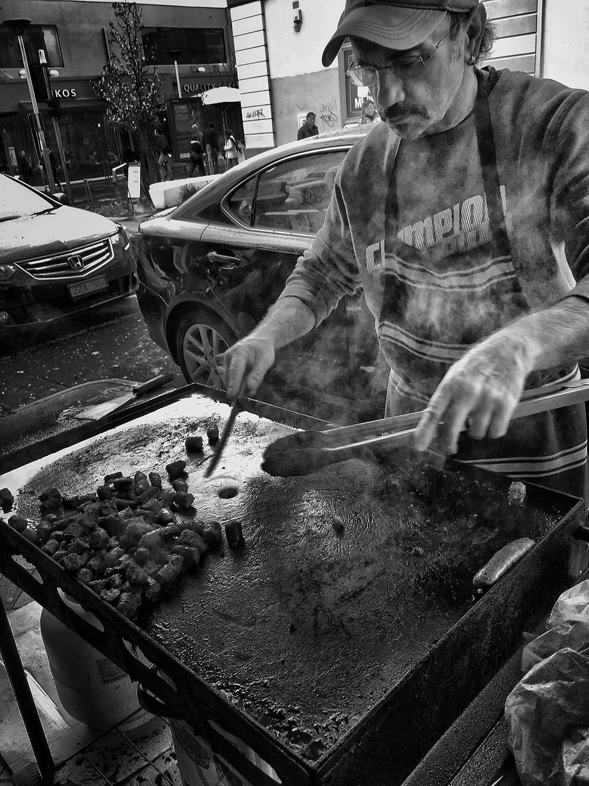 Apple iPhone8,1 sample photo. Food stall photography