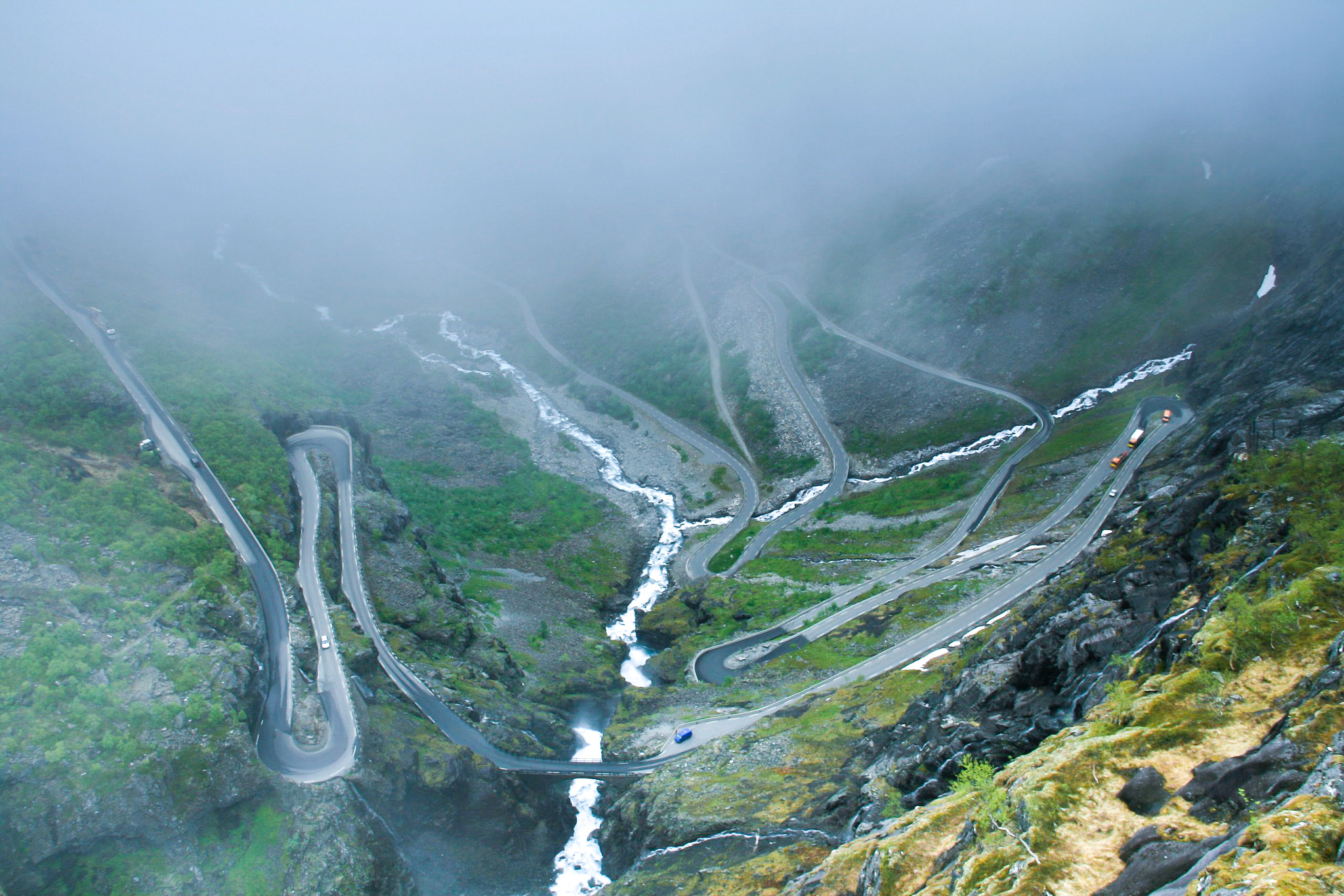 Canon EOS 400D (EOS Digital Rebel XTi / EOS Kiss Digital X) sample photo. Trollstigen (norwegen). photography