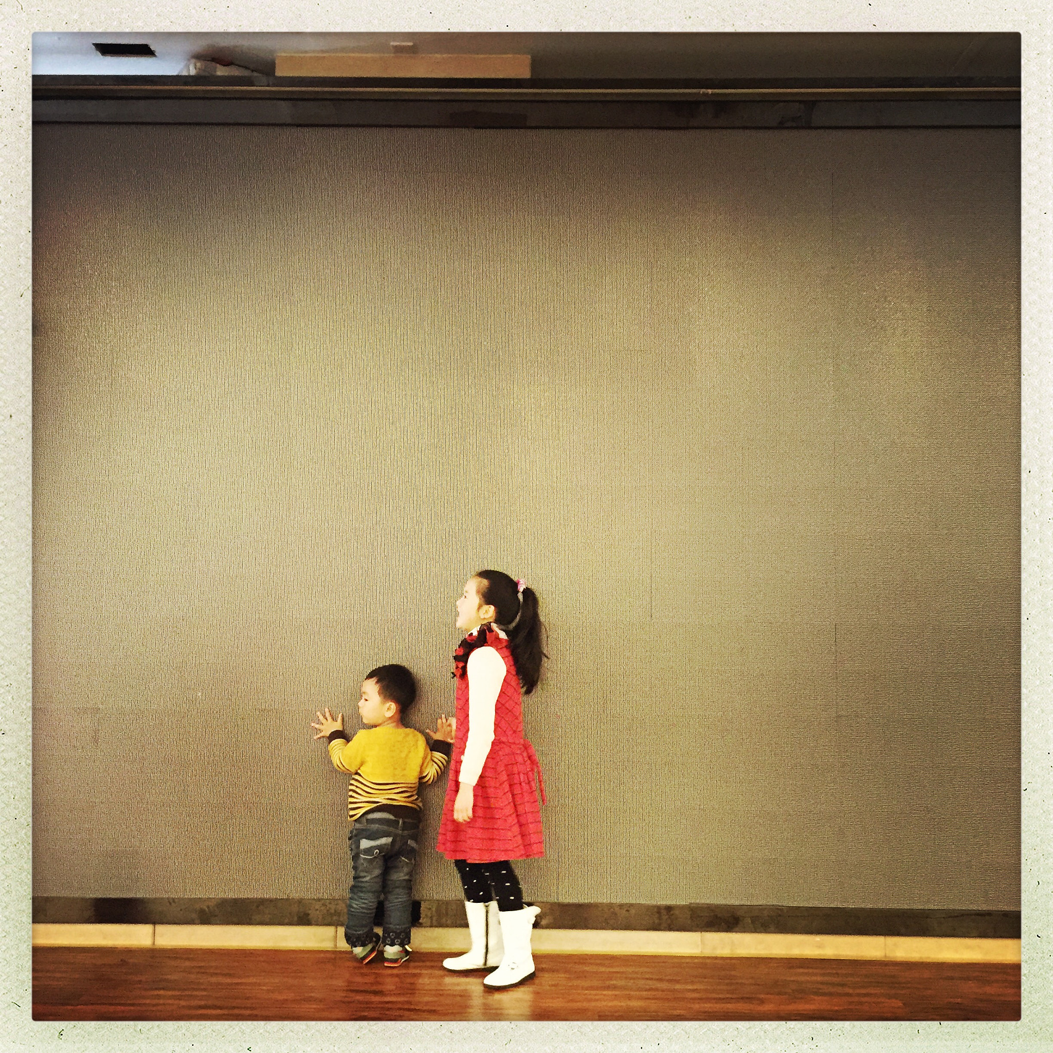 Hipstamatic 280 sample photo. Brother and sister photography