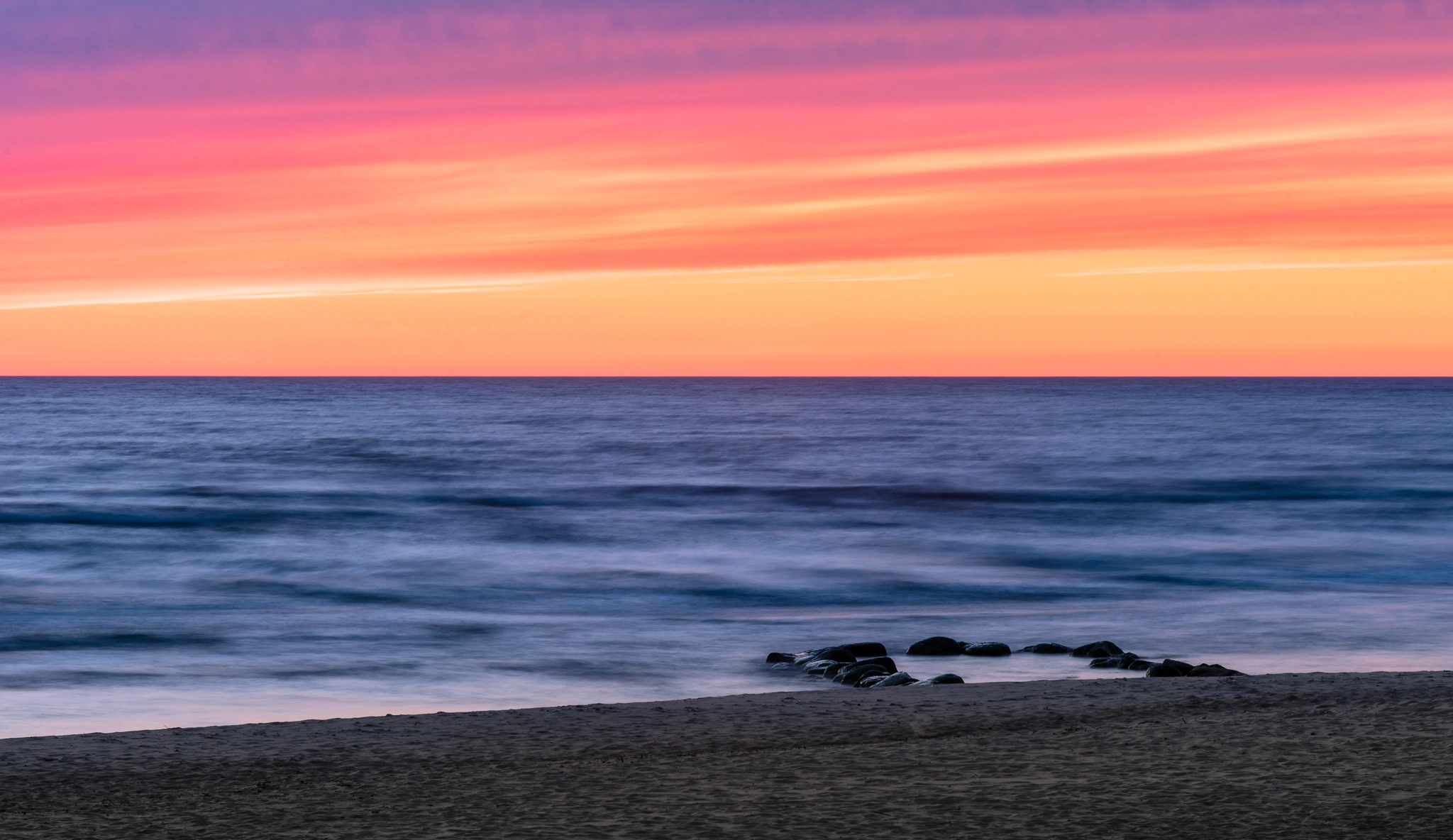 AF-S Zoom-Nikkor 80-200mm f/2.8D IF-ED sample photo. On the beach photography