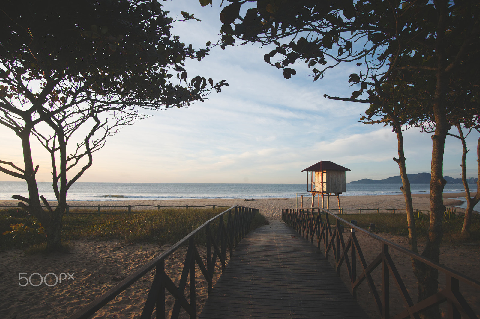 Minolta AF 28-85mm F3.5-4.5 New sample photo. A morning at the beach... photography