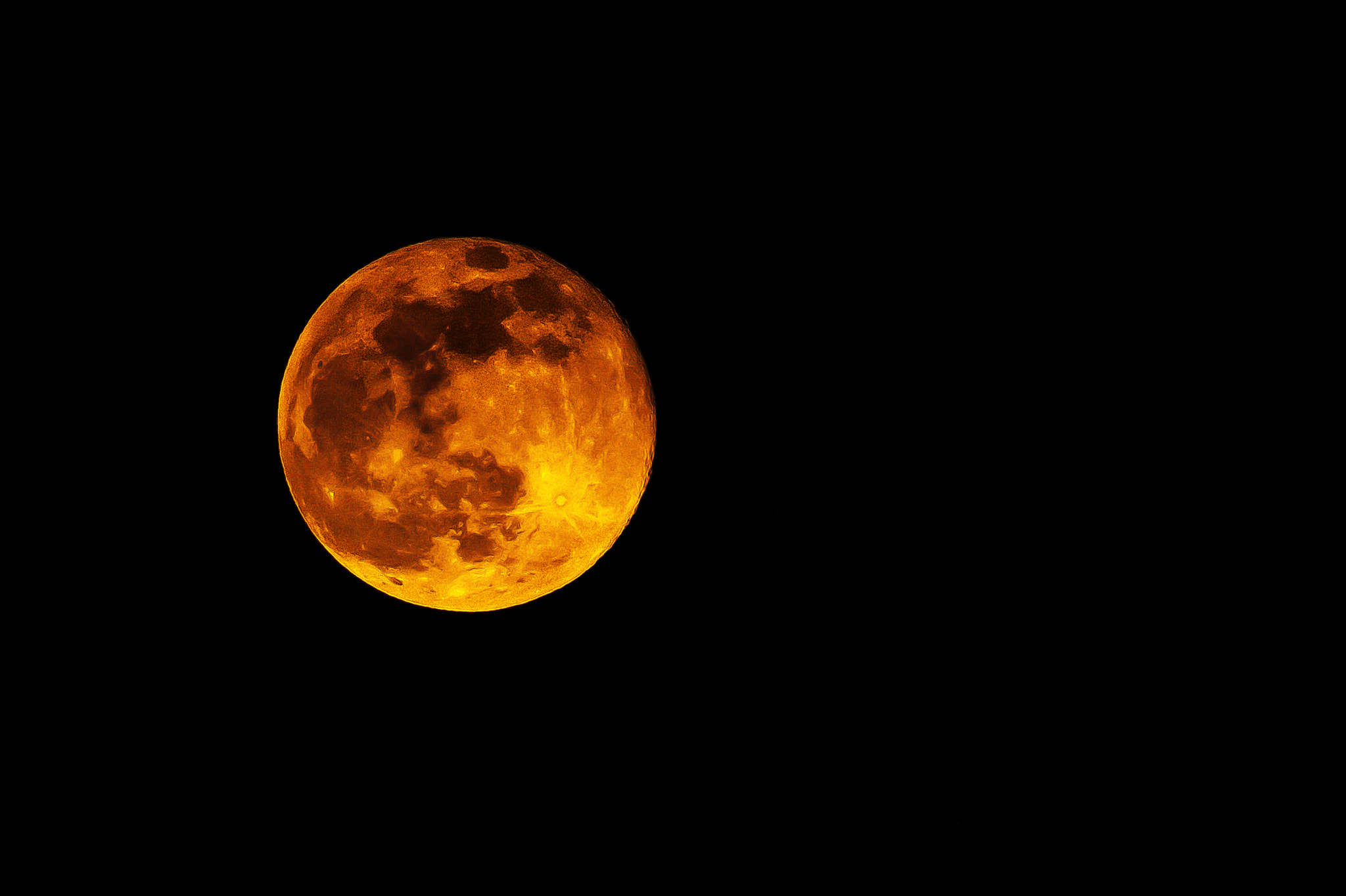 Canon EOS-1D Mark III + Canon EF 500mm F4L IS USM sample photo. The red moon photography