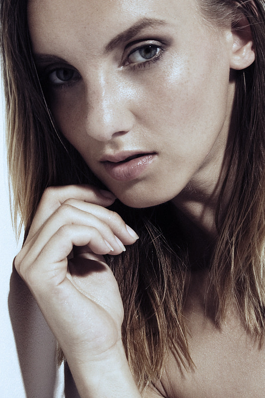 Canon EF-S 18-55mm F3.5-5.6 sample photo. Barbaracia portrait by tomas raszka photography