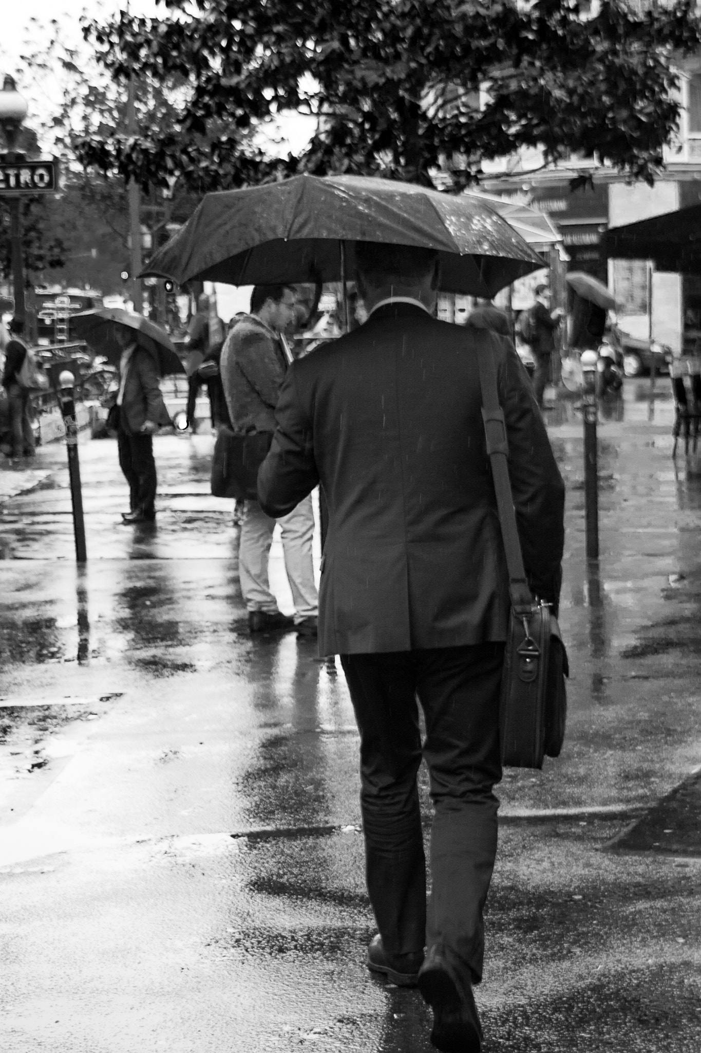 Canon EF-S 18-55mm F3.5-5.6 sample photo. Parapluies photography