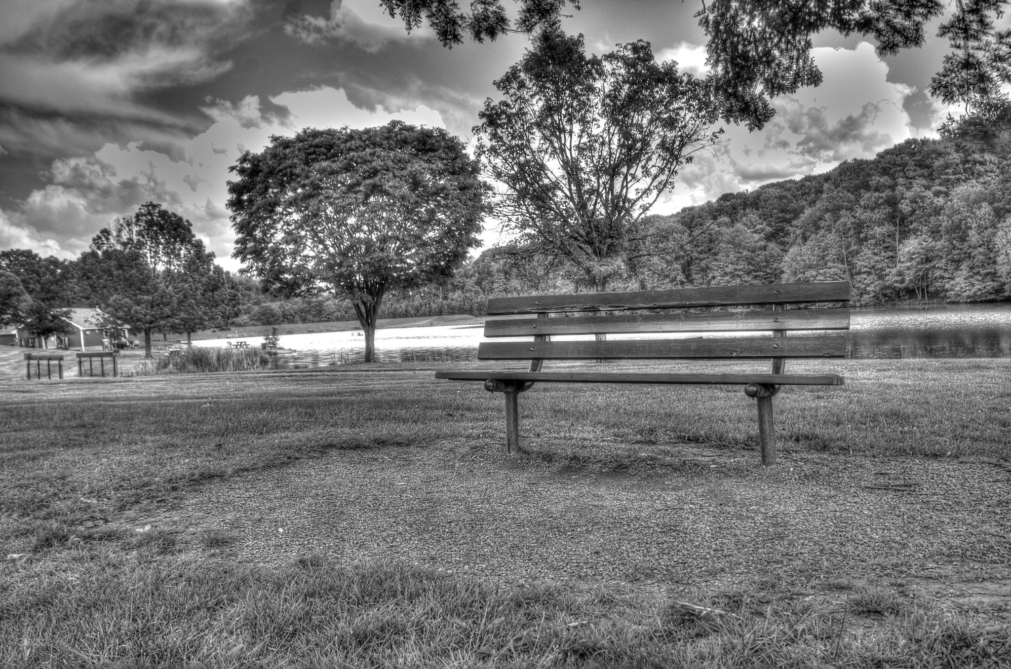 Canon EOS 1100D (EOS Rebel T3 / EOS Kiss X50) + Sigma 10-20mm F4-5.6 EX DC HSM sample photo. The lonely bench photography