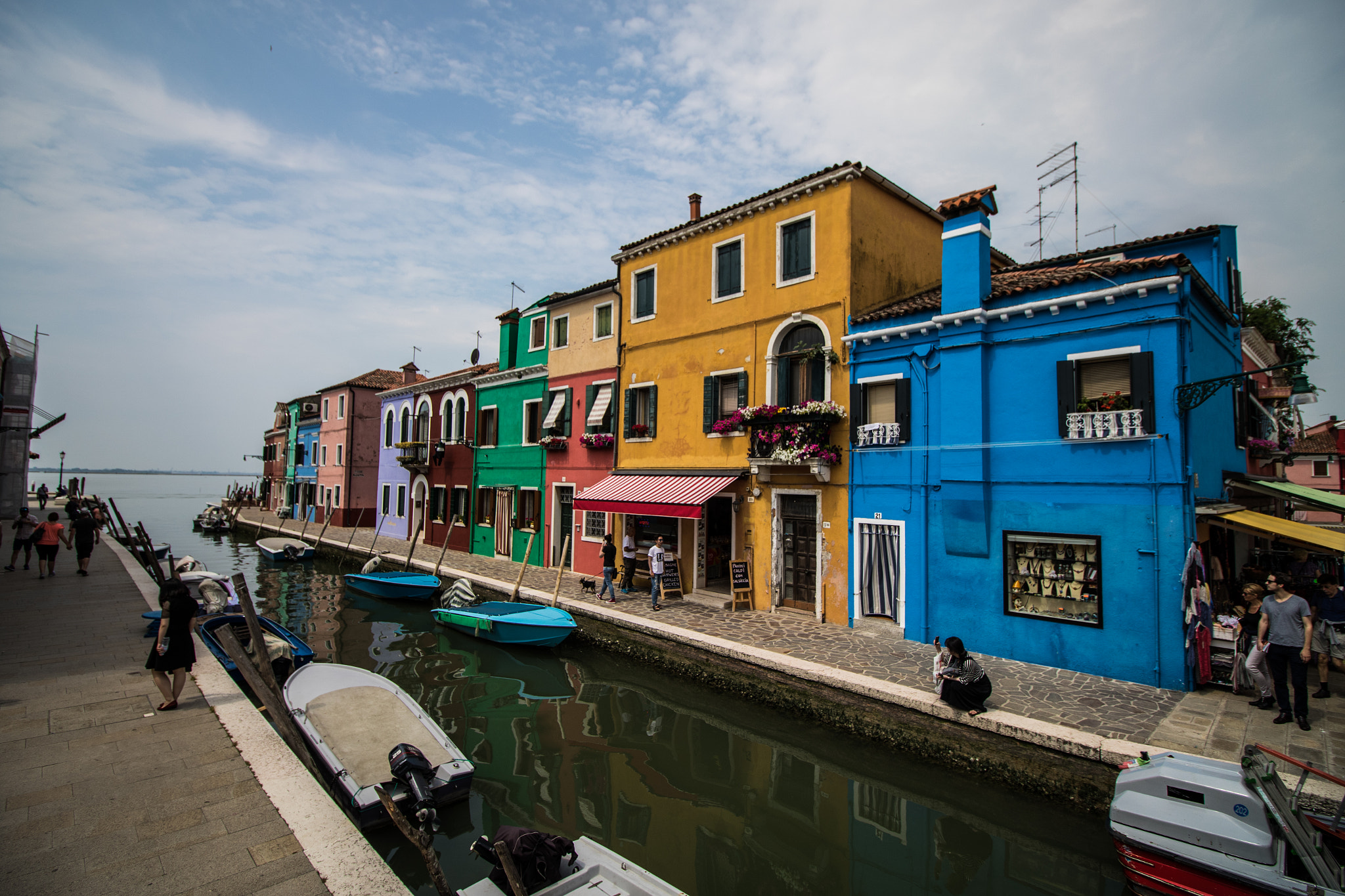 Canon EOS 7D Mark II + Canon EF-S 10-18mm F4.5–5.6 IS STM sample photo. Piece of burano photography