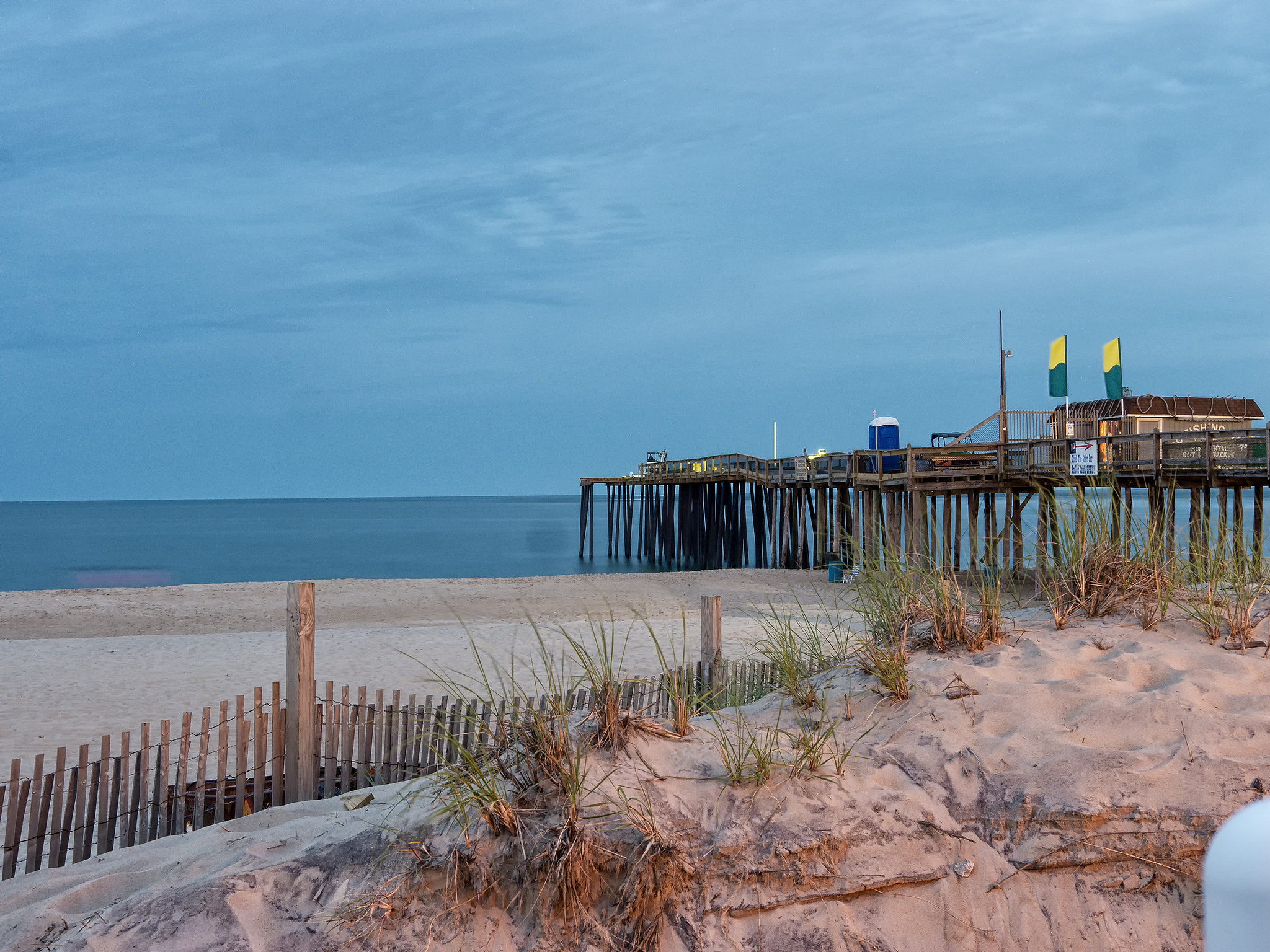 Panasonic Lumix DMC-G5 + LUMIX G 25/F1.7 sample photo. Ocean city pier at dusk photography