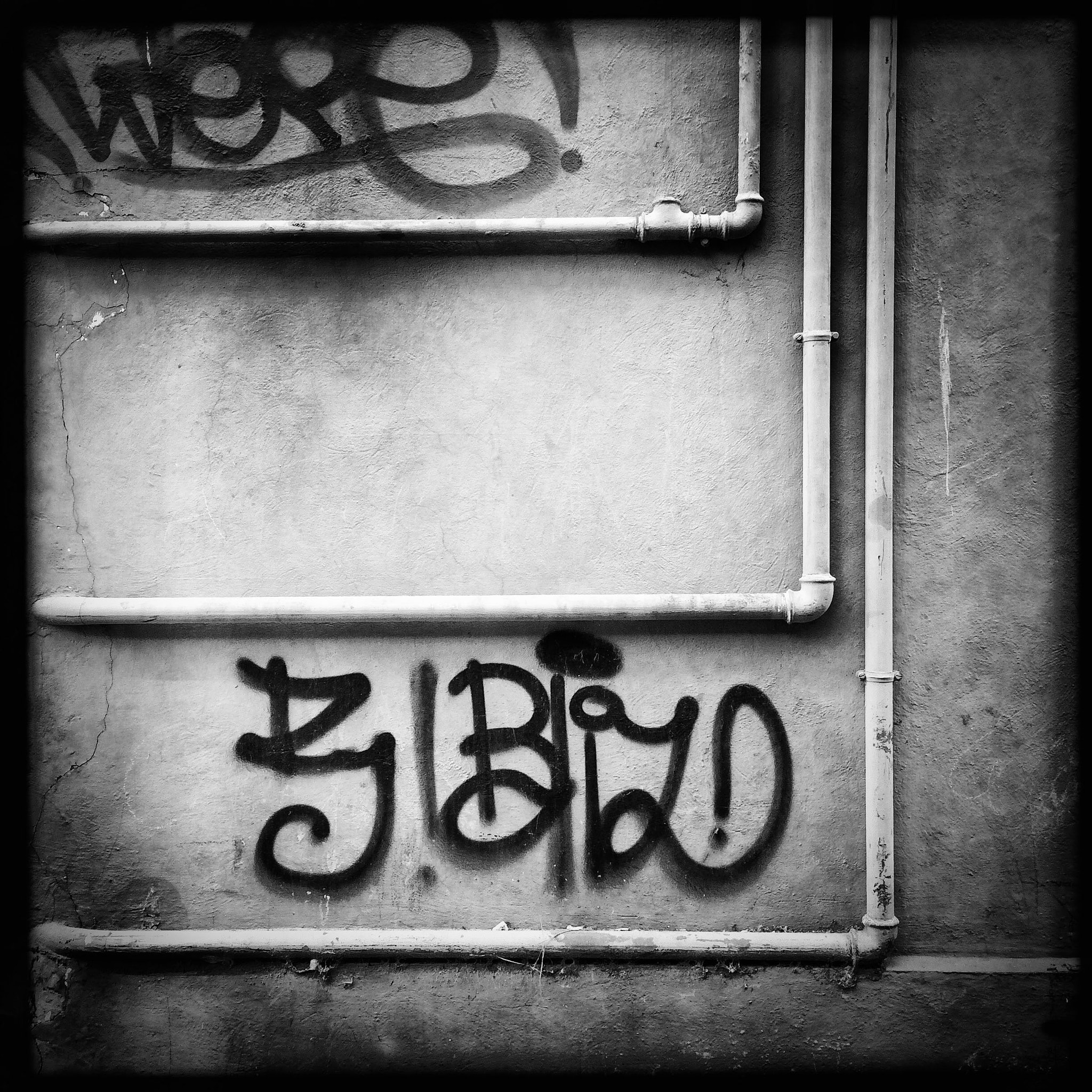Hipstamatic 313 sample photo. Pipes photography
