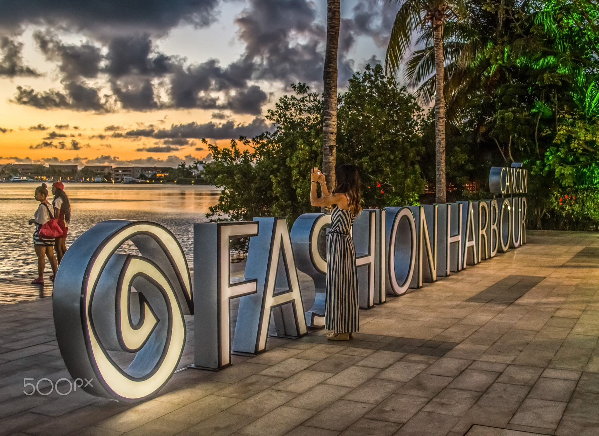 Fashion Harbour - Cancun