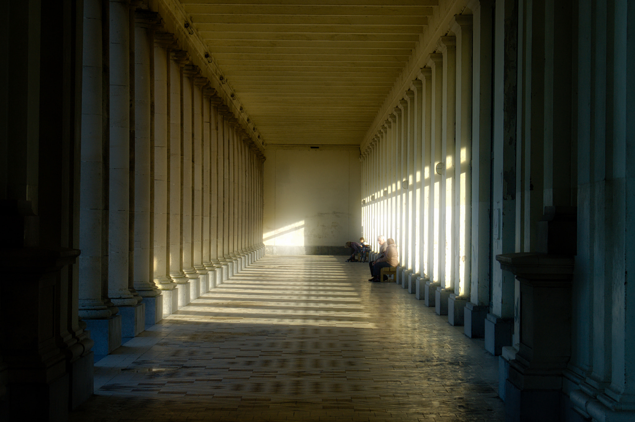 AF Zoom-Nikkor 28-80mm f/3.3-5.6G sample photo. The royal galleries of ostend photography
