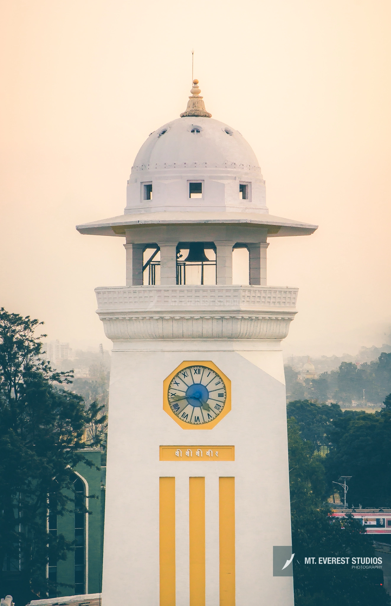 Canon EOS 550D (EOS Rebel T2i / EOS Kiss X4) + Canon EF 24-70mm F2.8L USM sample photo. Ghanta ghar photography