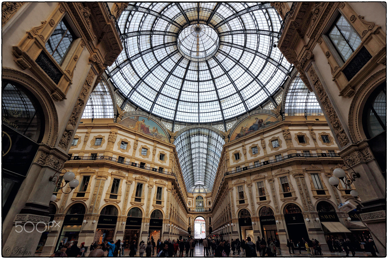 Canon EF-S 10-18mm F4.5–5.6 IS STM sample photo. Milan - vittorio emanuele gallery photography