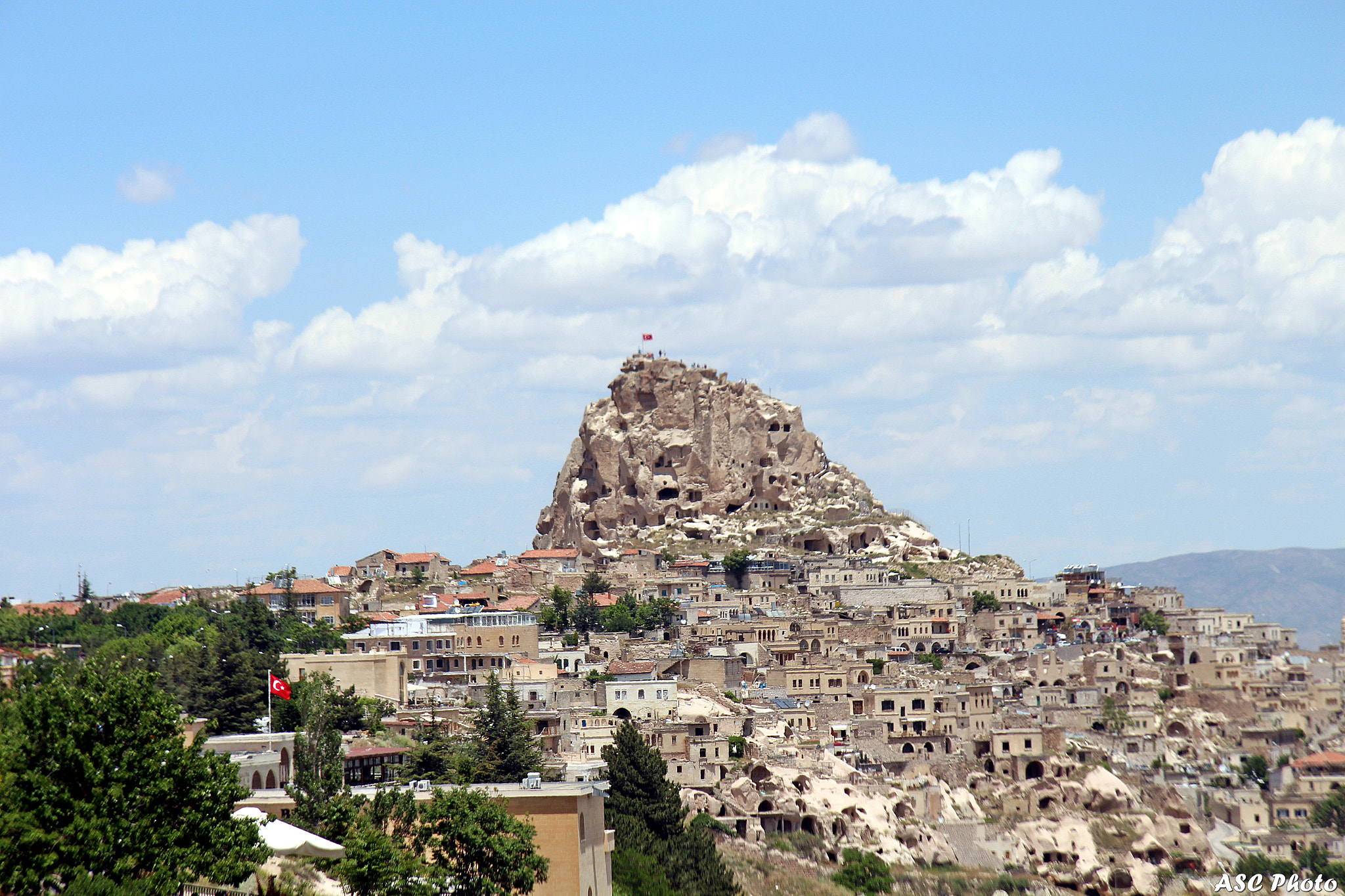 Canon EF-S 17-85mm F4-5.6 IS USM sample photo. Uchisar castle - pigeon valley photography
