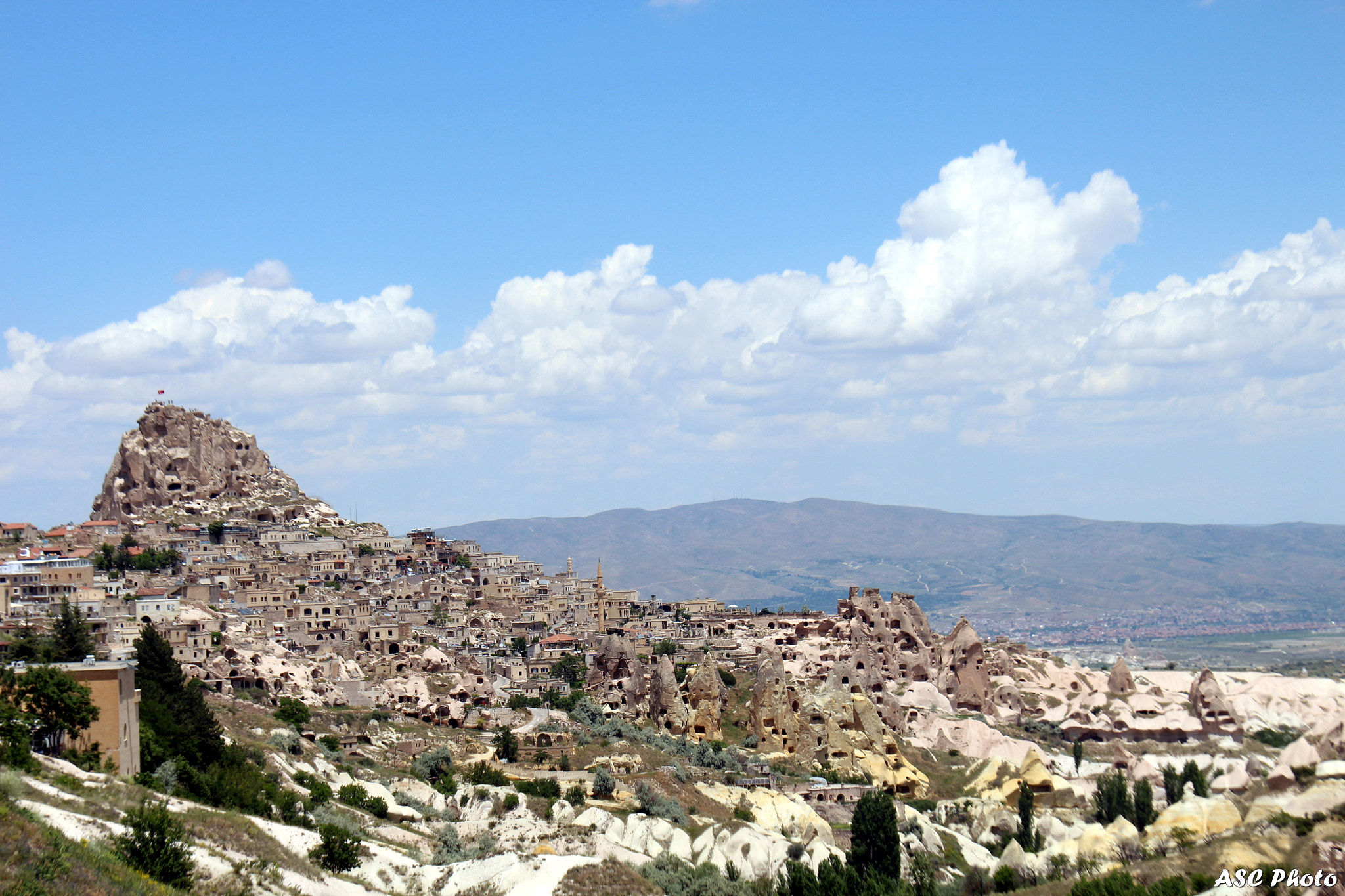 Canon EF-S 17-85mm F4-5.6 IS USM sample photo. Uchisar castle - pigeon valley photography