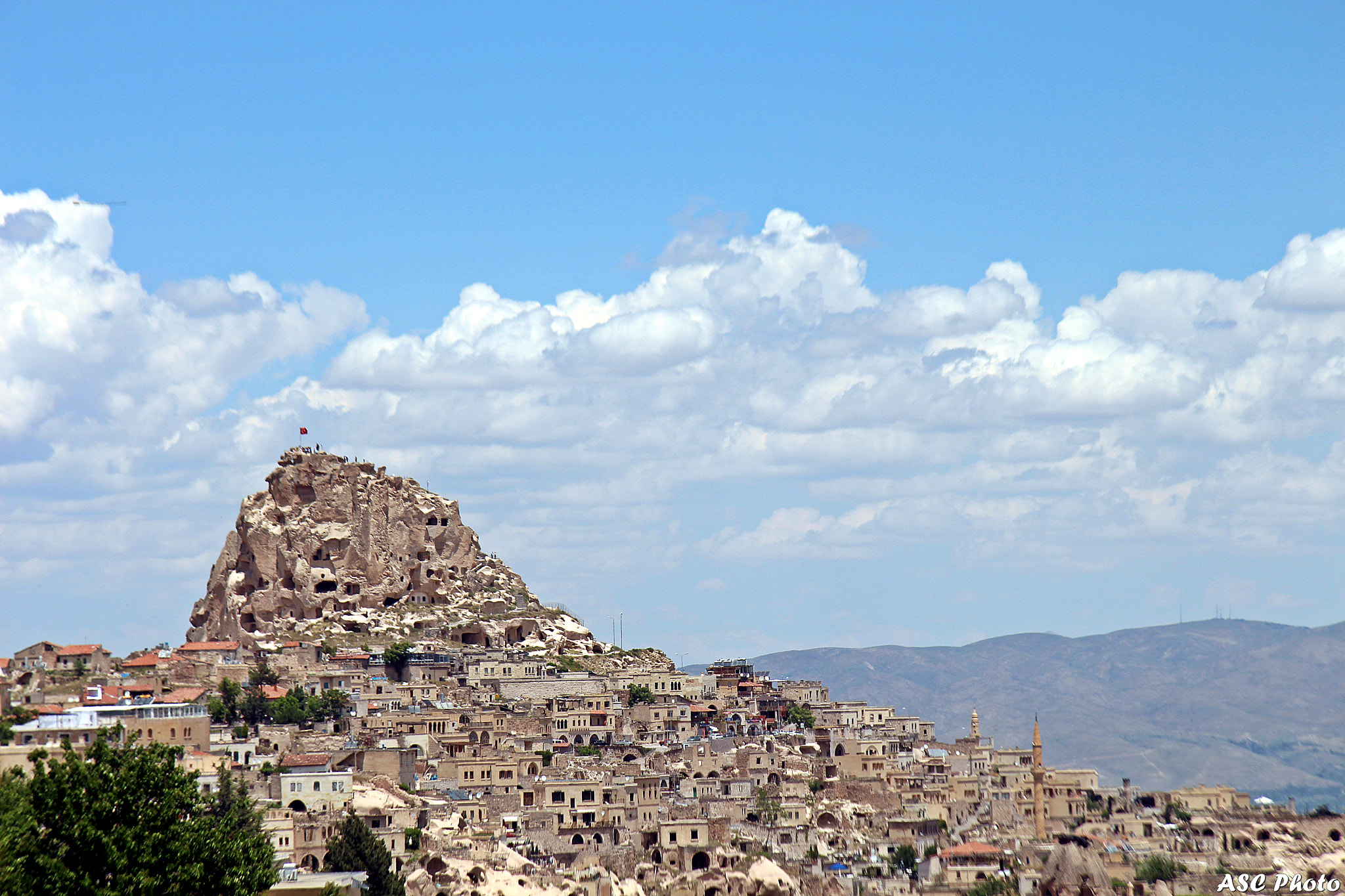 Canon EF-S 17-85mm F4-5.6 IS USM sample photo. Uchisar castle - pigeon valley photography