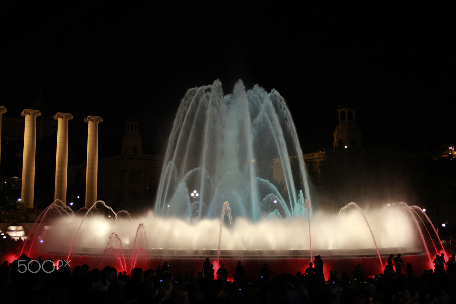 Canon EOS 600D (Rebel EOS T3i / EOS Kiss X5) sample photo. Singing fountains photography