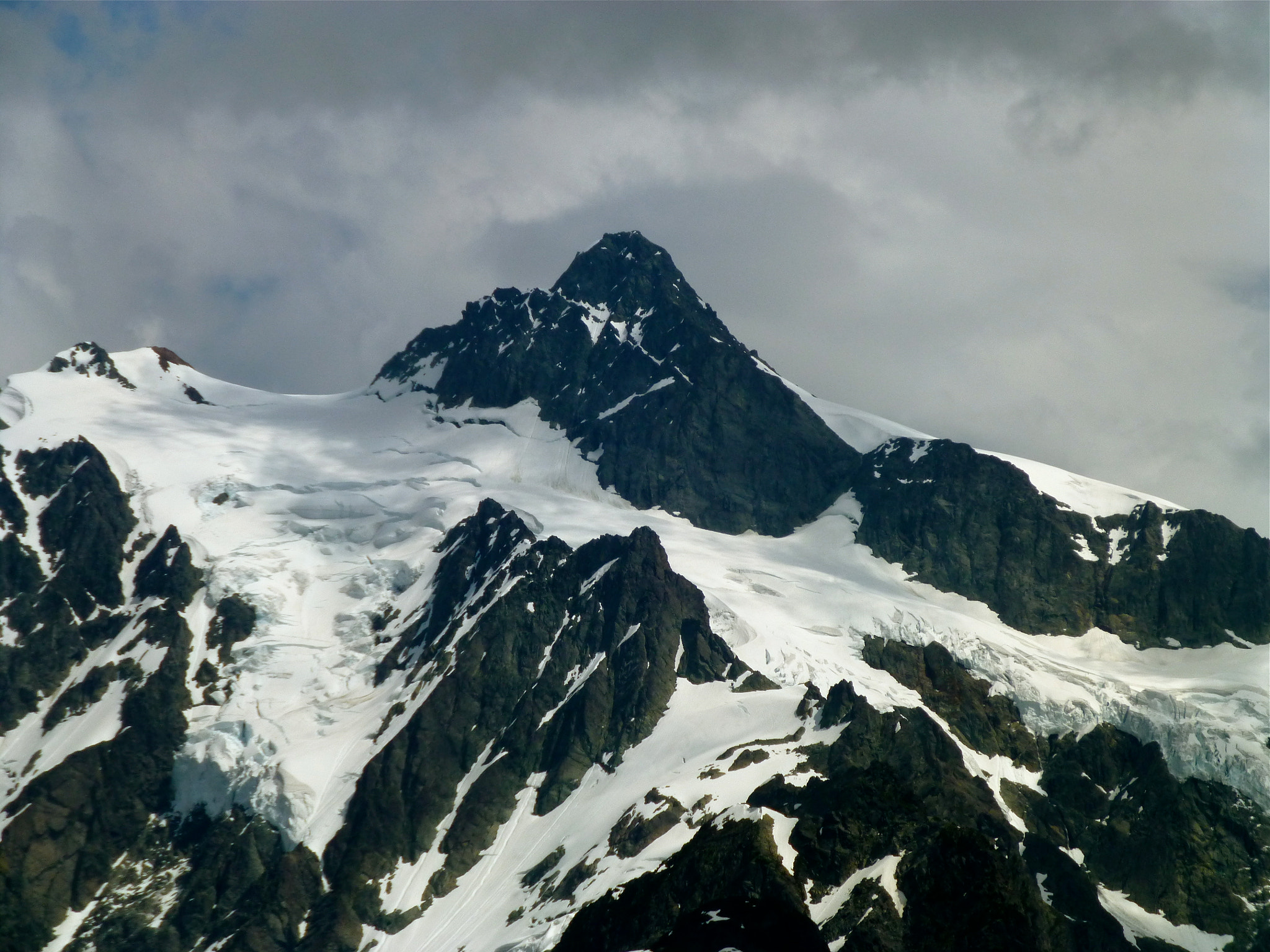 Panasonic Lumix DMC-ZS20 (Lumix DMC-TZ30) sample photo. Mt. shuksan's glaciers photography