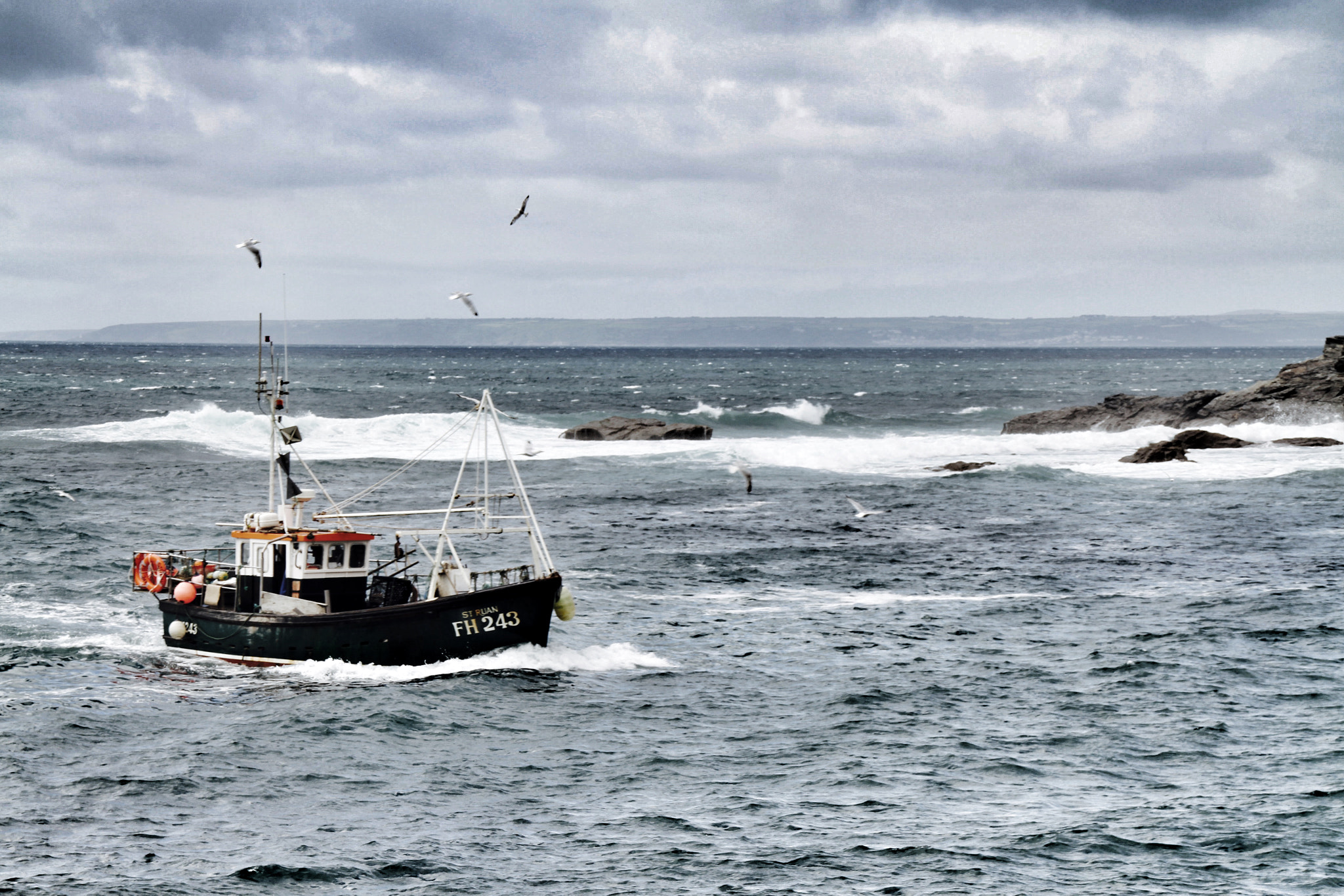 Canon 18-250mm sample photo. Fishing photography