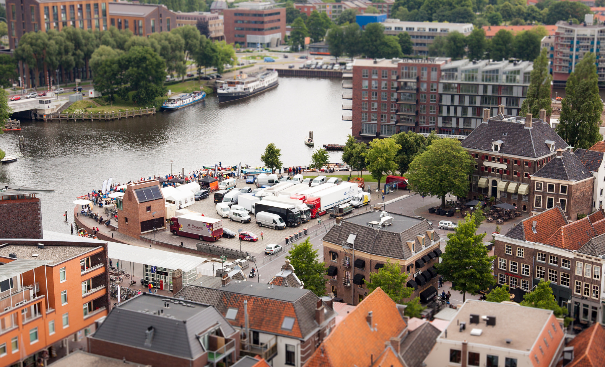 Sigma 18-35mm f/1.8 DC HSM sample photo. Boating event photography