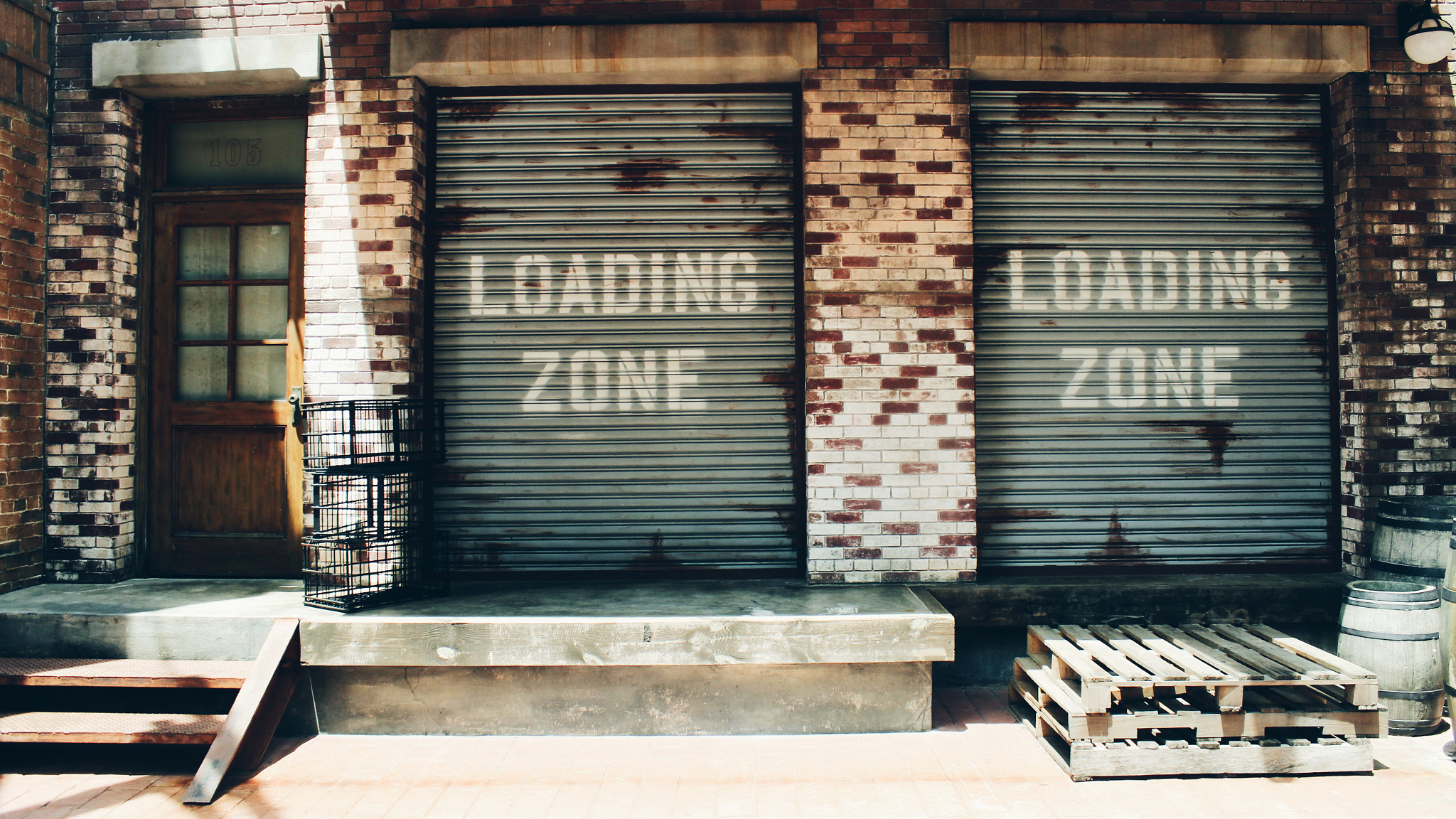 Canon EF-S 18-55mm F3.5-5.6 IS II sample photo. The loading zone. photography
