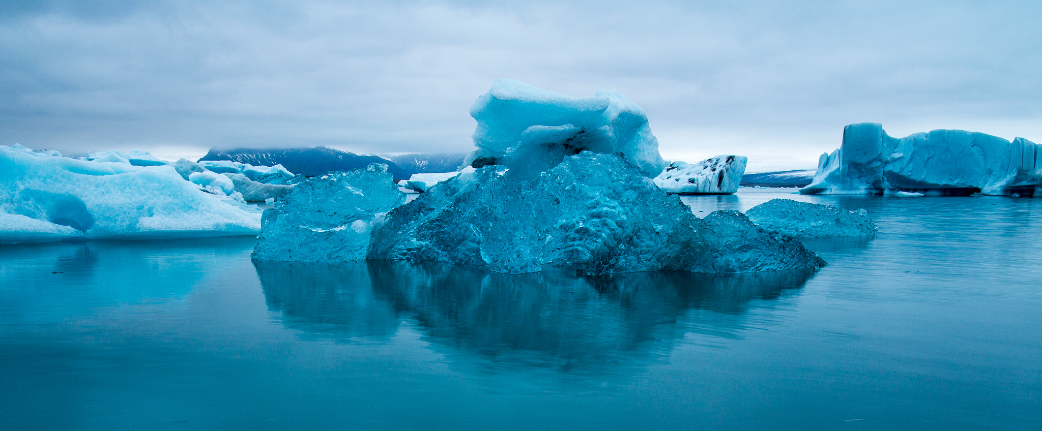 Olympus OM-D E-M5 + Olympus M.Zuiko Digital ED 7-14mm F2.8 PRO sample photo. Iceberg in glacier lagoon, iceland. photography