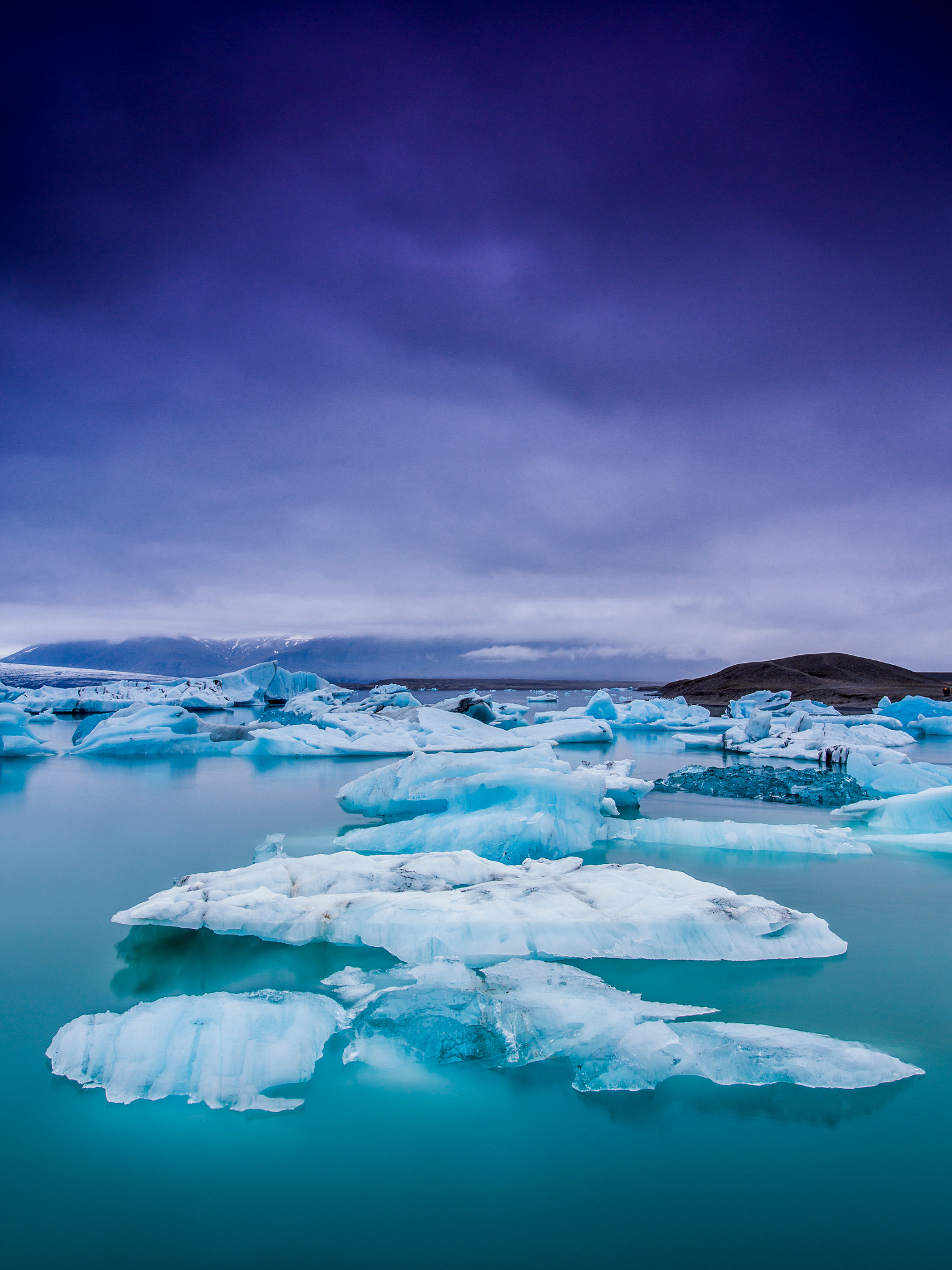 Olympus OM-D E-M5 + Olympus M.Zuiko Digital ED 7-14mm F2.8 PRO sample photo. Icebergs in glacier lagoon, iceland. photography