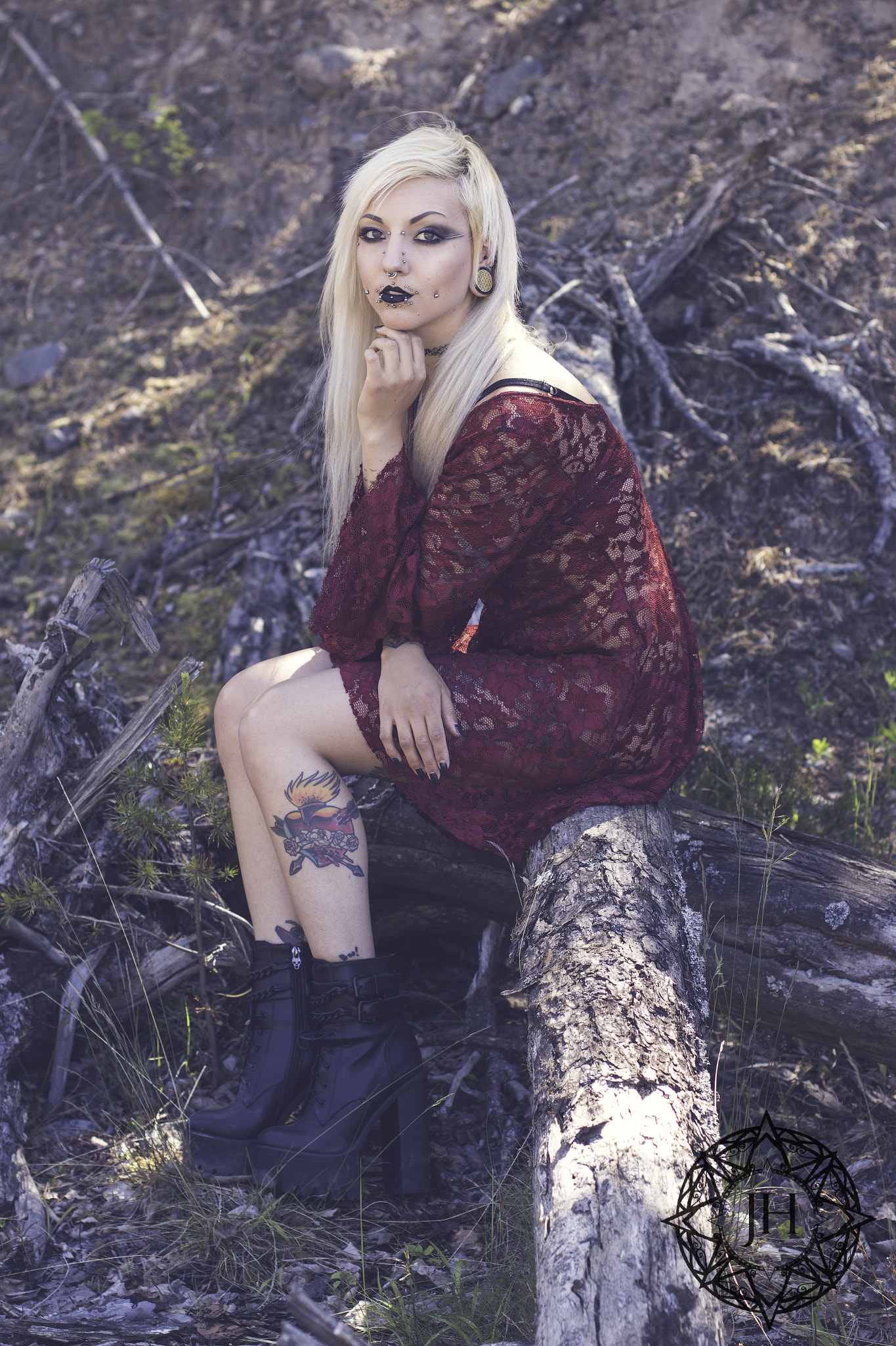 Canon EOS 70D + Canon EF 50mm F1.4 USM sample photo. Love lace photography