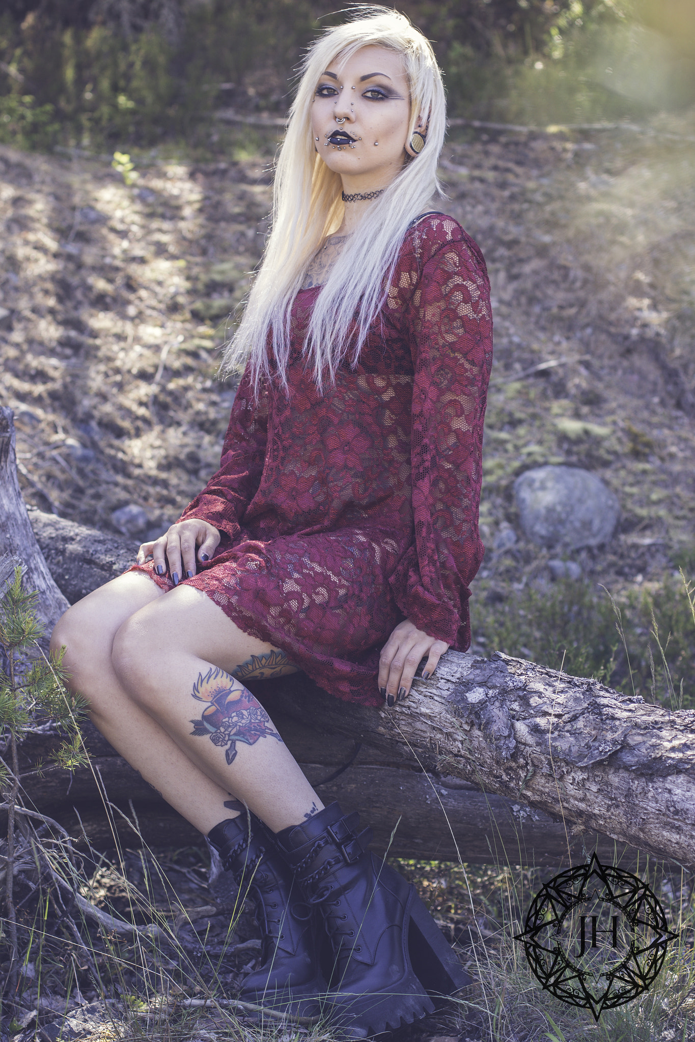 Canon EOS 70D + Canon EF 50mm F1.4 USM sample photo. Love lace photography