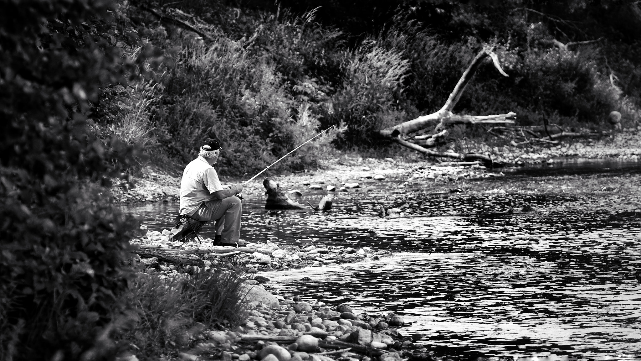 Canon EF 70-200mm F4L USM sample photo. Catching fish photography
