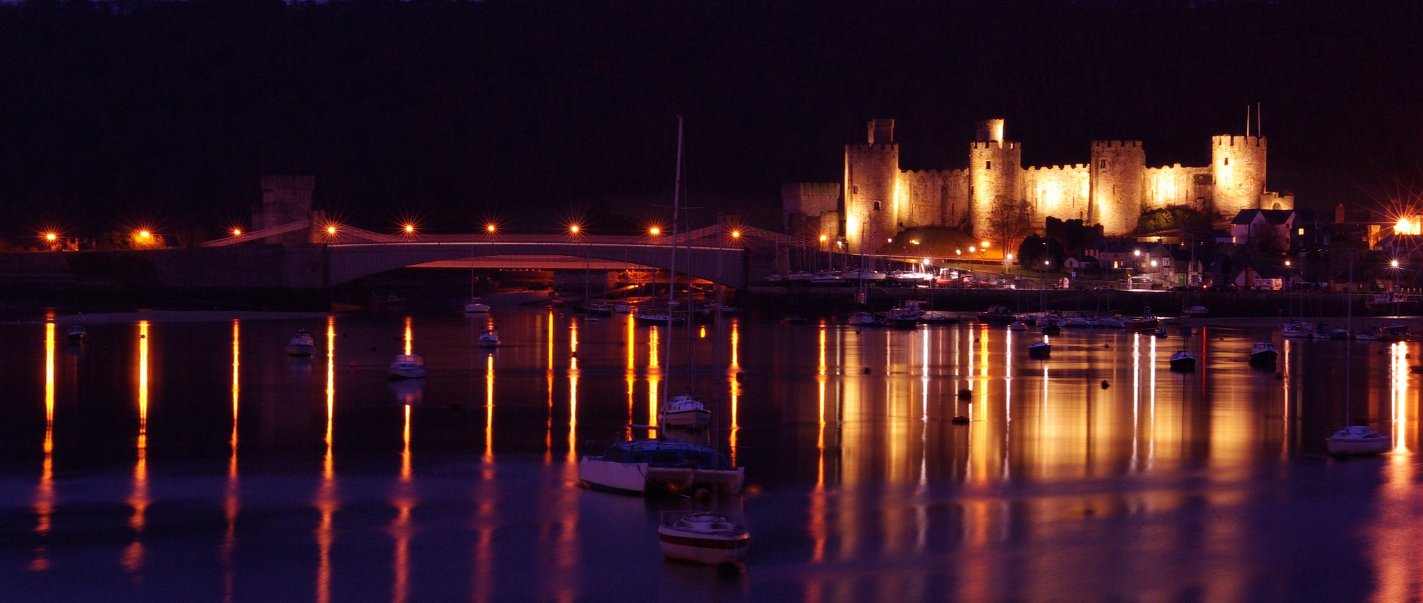 Pentax K10D sample photo. Corwyn castle, by night. photography