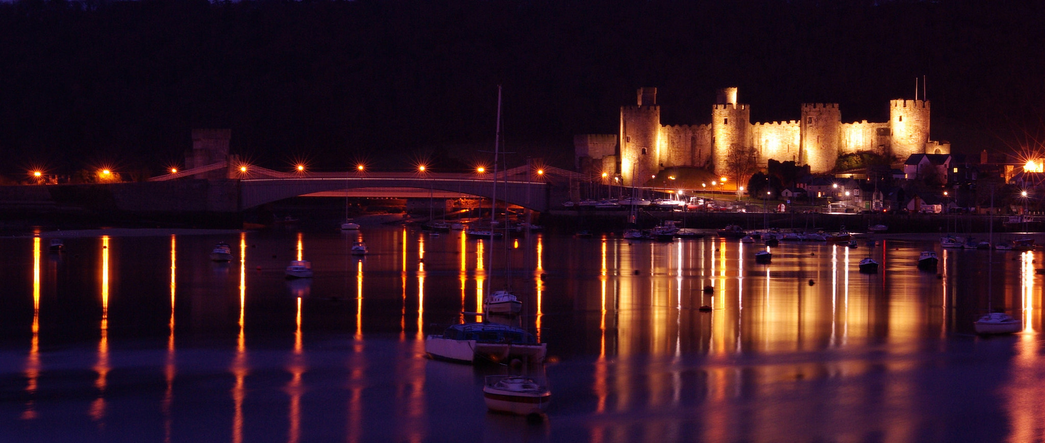 Sigma 70-300mm F4-5.6 Macro sample photo. Corwyn castle, by night. photography