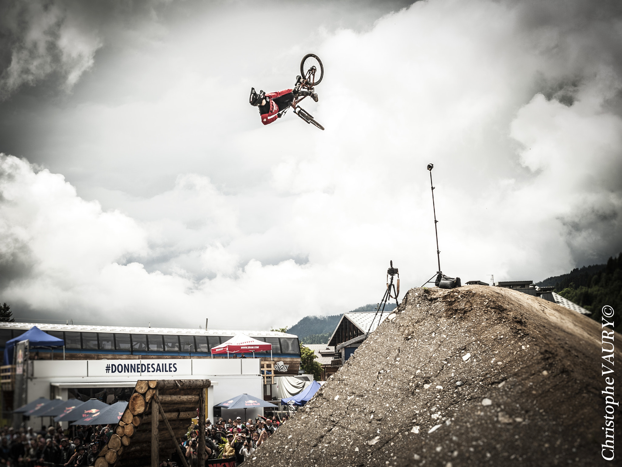 Nikon D3 + Nikon AF-S Nikkor 50mm F1.4G sample photo. Crankworx © photography