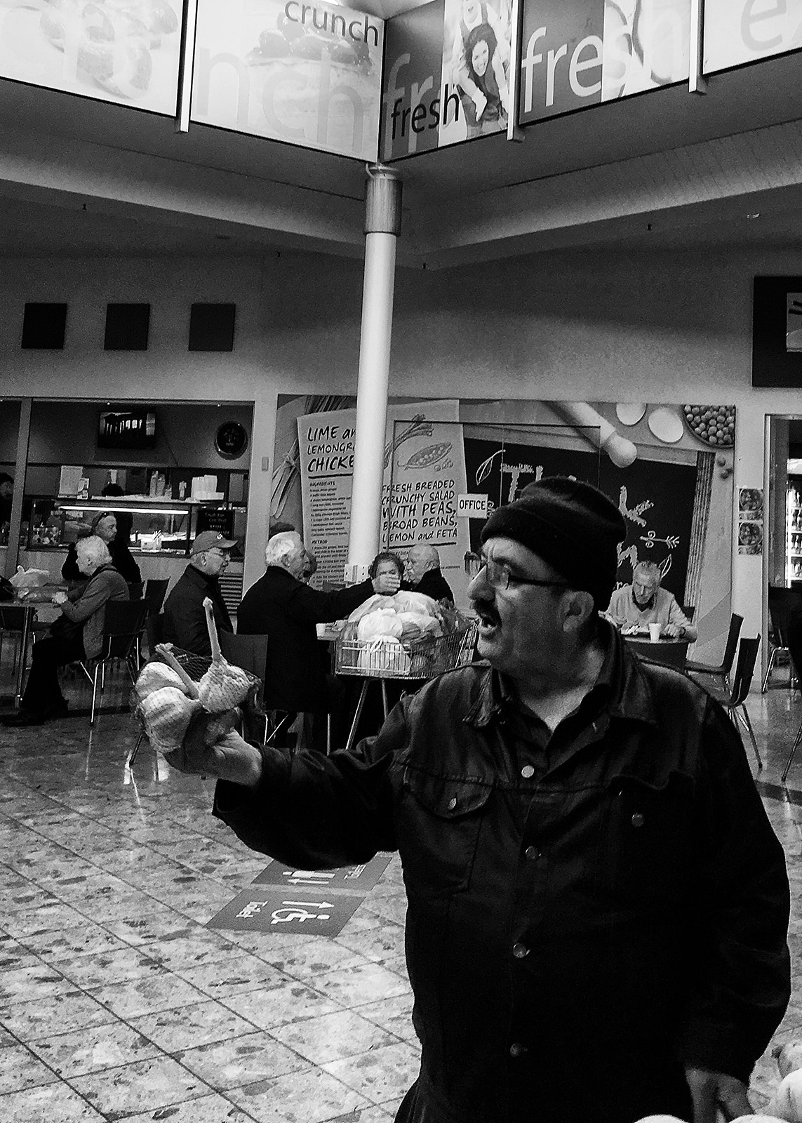 Apple iPhone8,1 sample photo. Man with garlic photography
