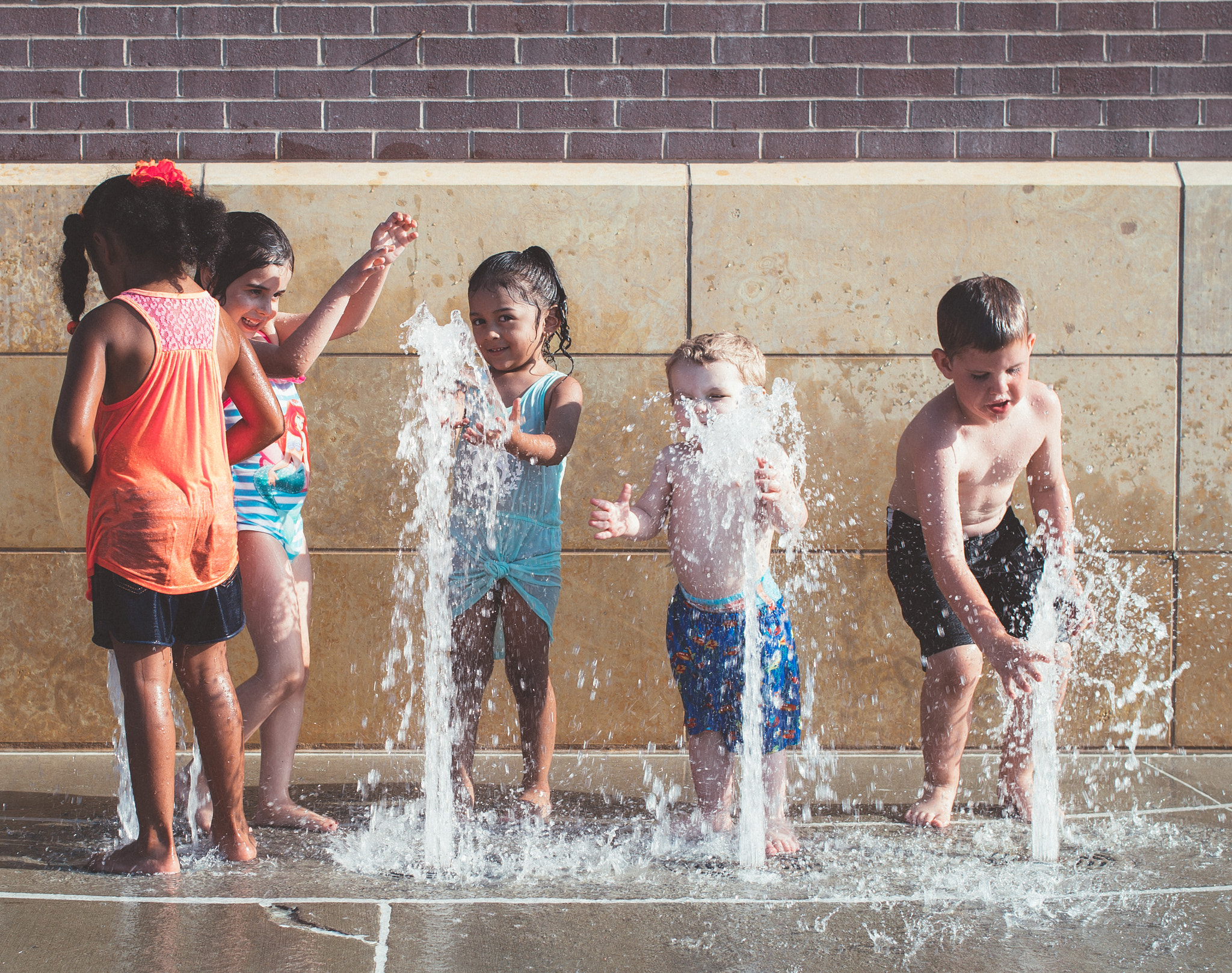 Pentax K-01 sample photo. Kids in the fountain photography
