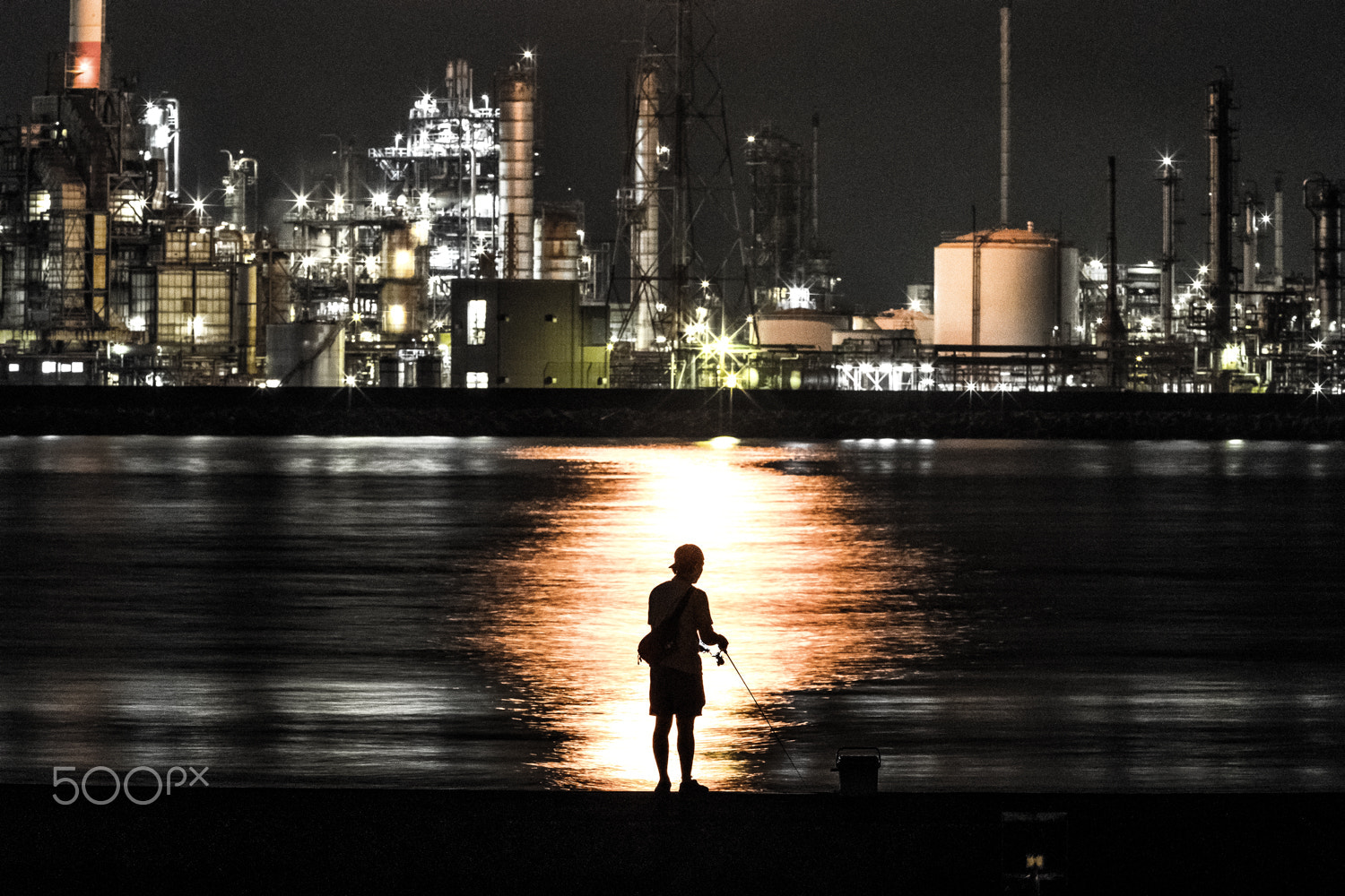 Canon EF 200mm F2L IS USM sample photo. City photography