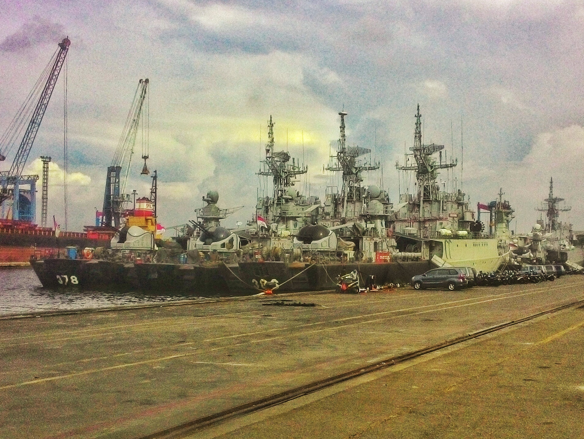 ASUS T00F sample photo. Trio indonesian navy ships photography