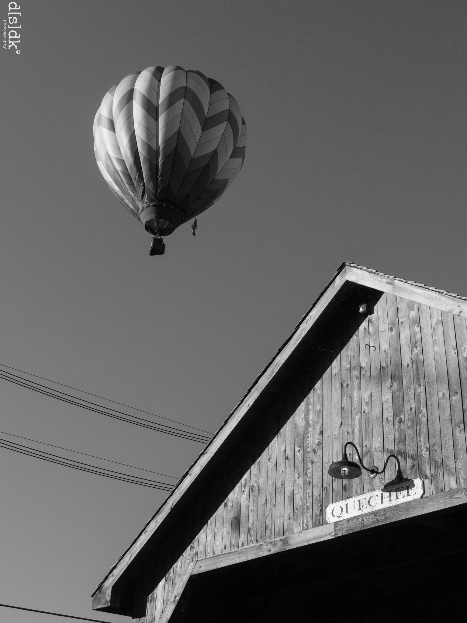 OLYMPUS 11-22mm Lens sample photo. Quechee covered bridge photography