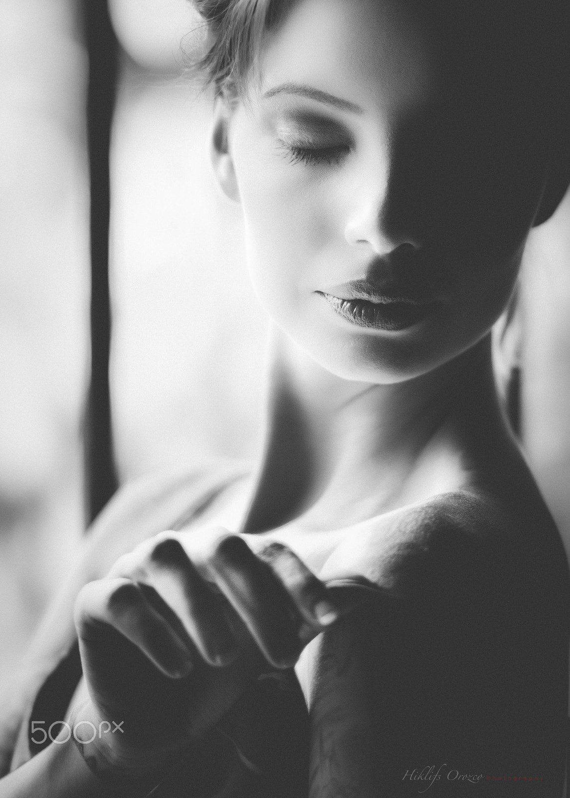 Canon EF 85mm F1.8 USM sample photo. Adelina bw photography