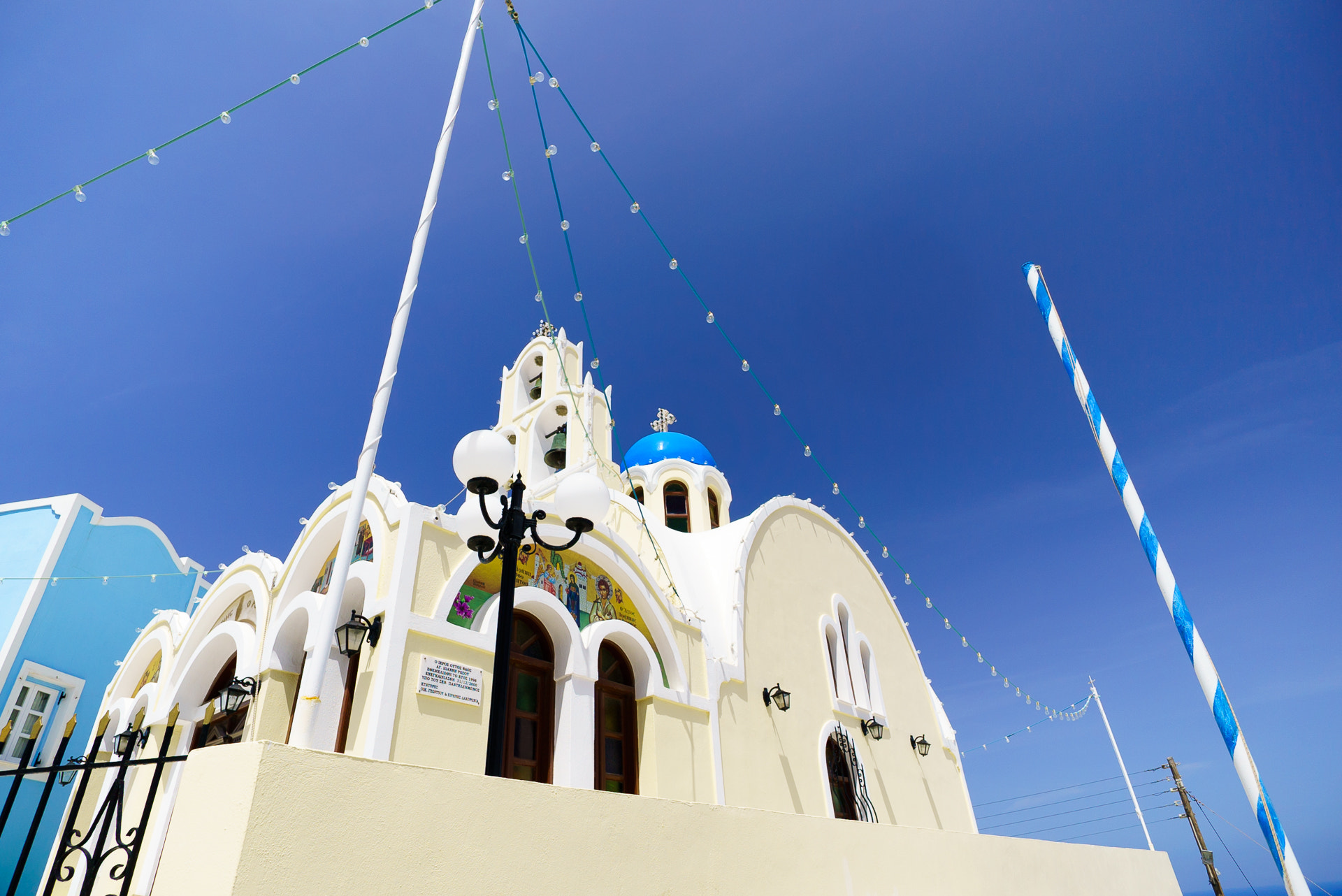 Sony a7S + ZEISS Touit 12mm F2.8 sample photo. Street view of fira photography