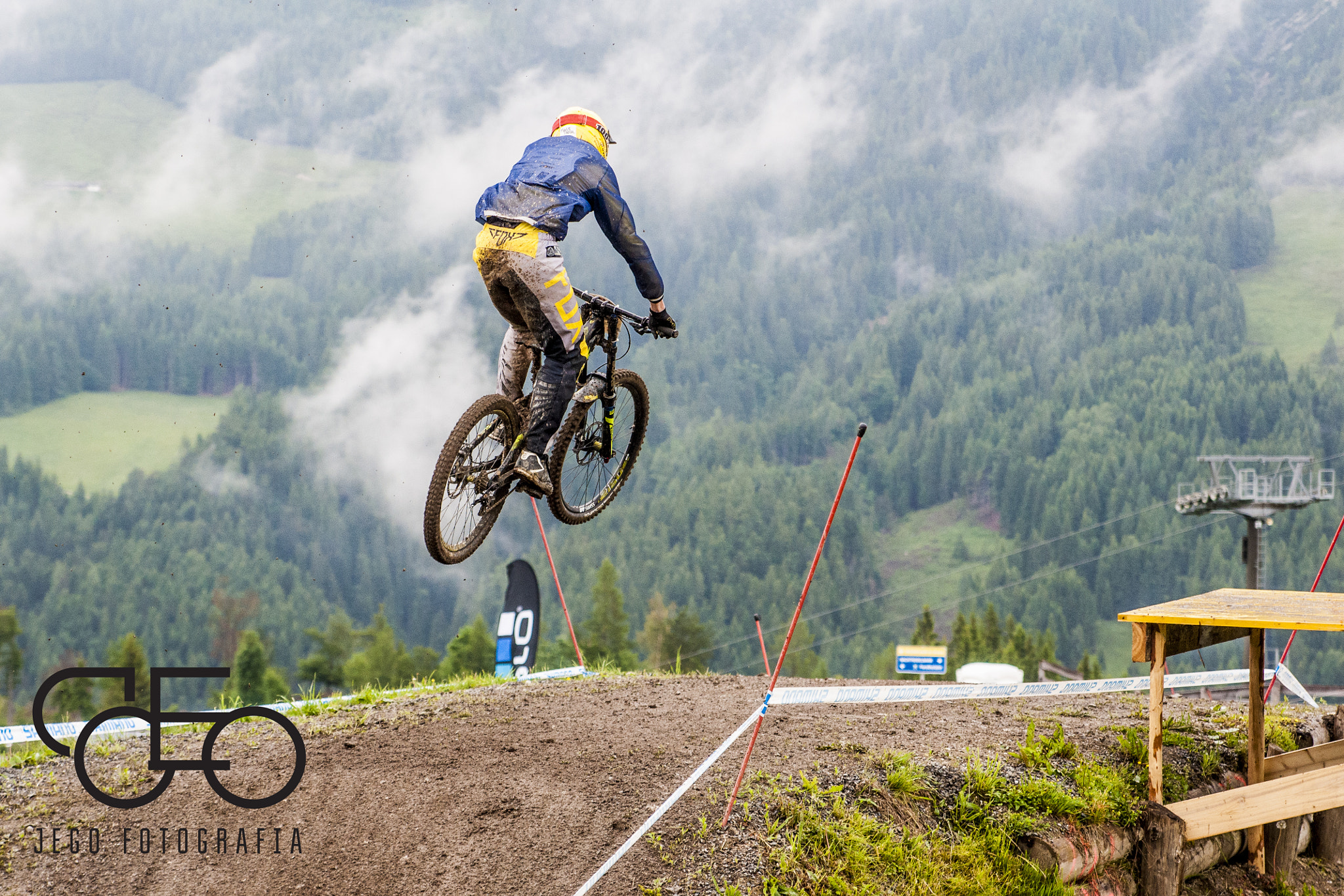 Tamron AF 28-75mm F2.8 XR Di LD Aspherical (IF) sample photo. Jump photography