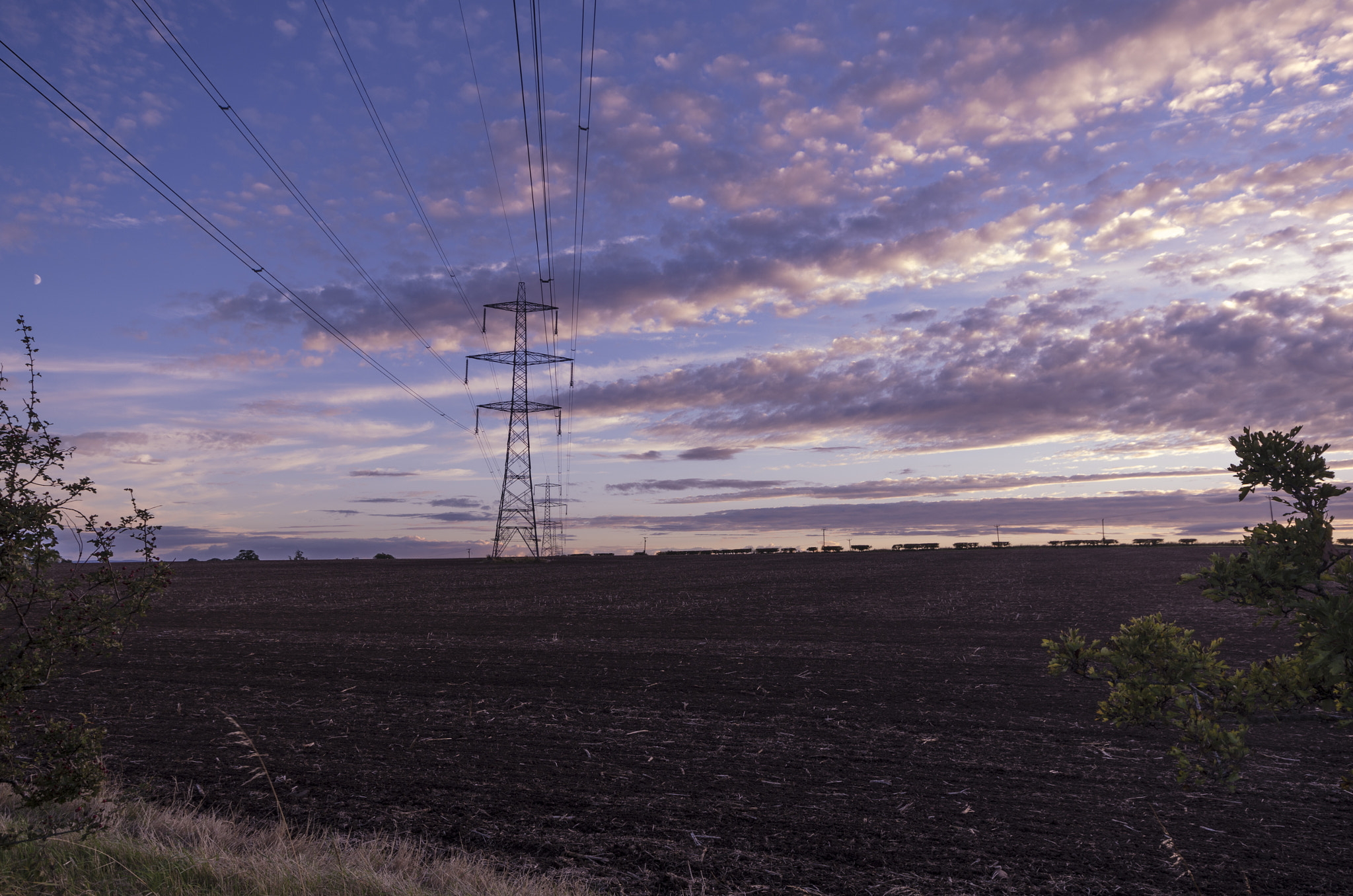 Sigma AF 10-20mm F4-5.6 EX DC sample photo. Dusk approaching photography