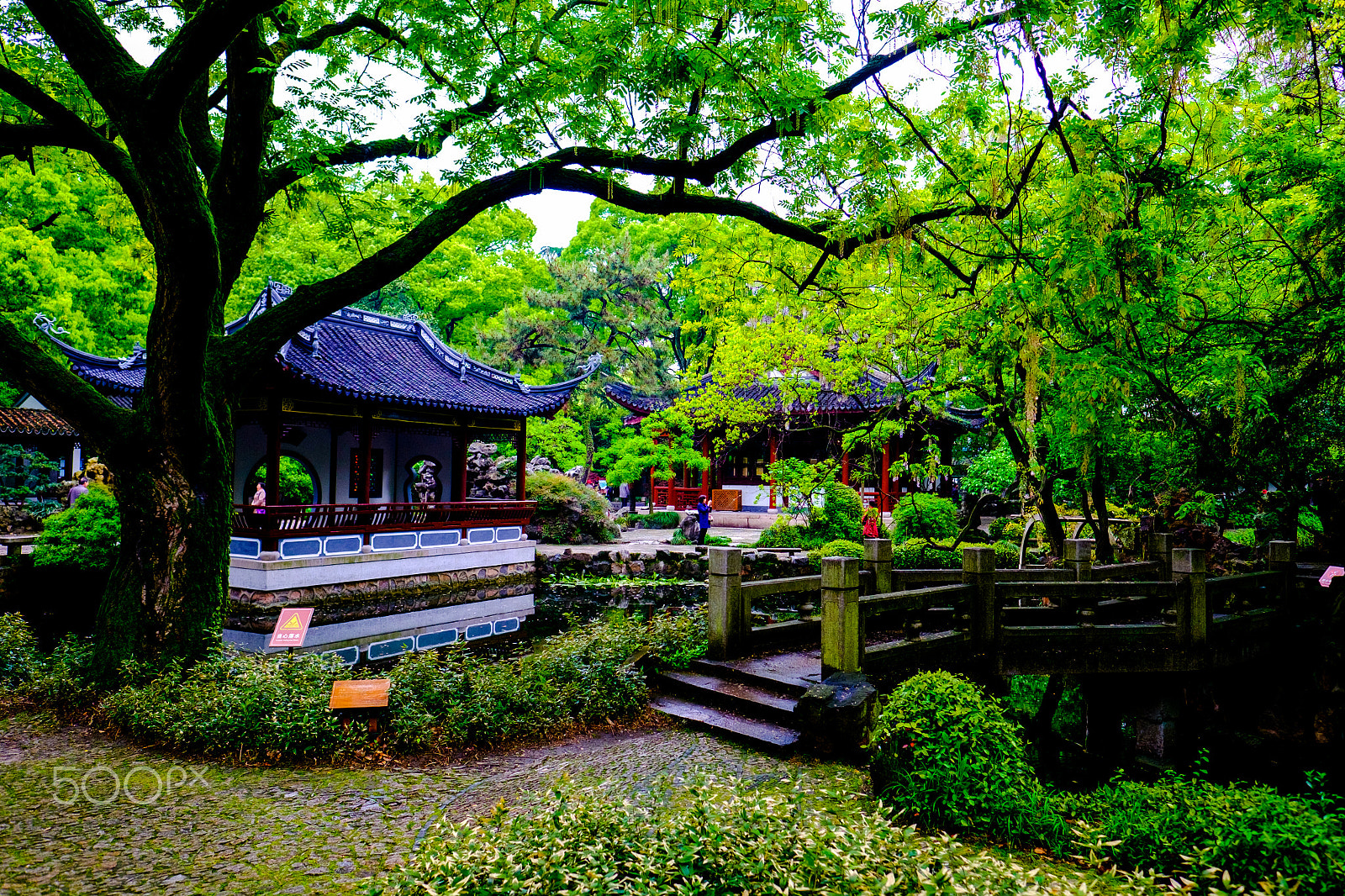 Fujifilm X-E2 + Fujifilm XF 16mm F1.4 R WR sample photo. Chinese courtyard 2 photography