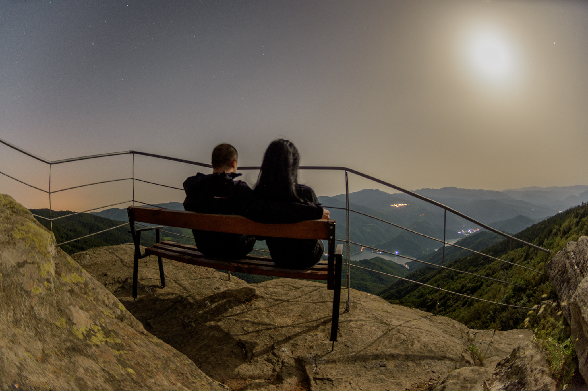 Nikon AF DX Fisheye-Nikkor 10.5mm F2.8G ED sample photo. Under the moonlight photography