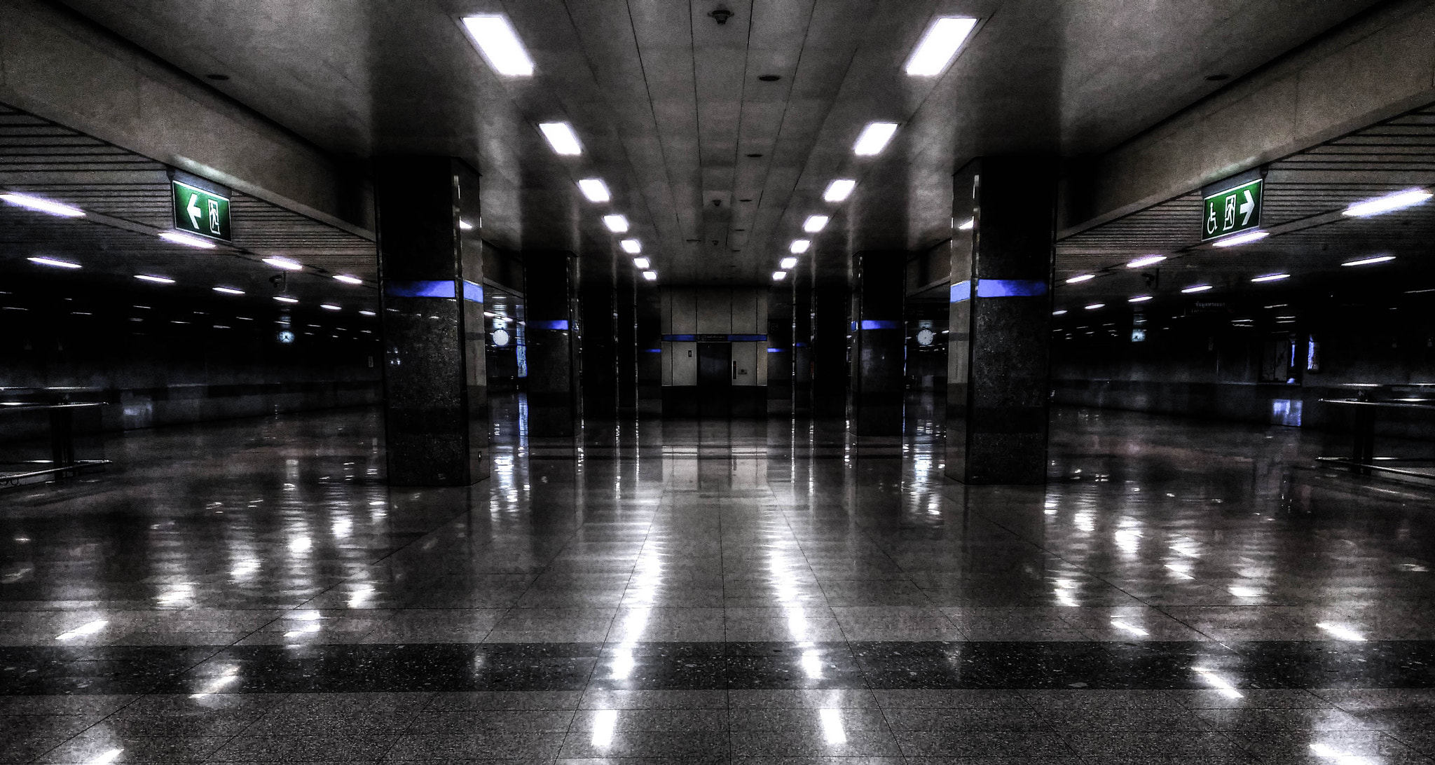 ASUS ZenFone 2 Laser (ZE500KL) sample photo. Underneath bangkok photography