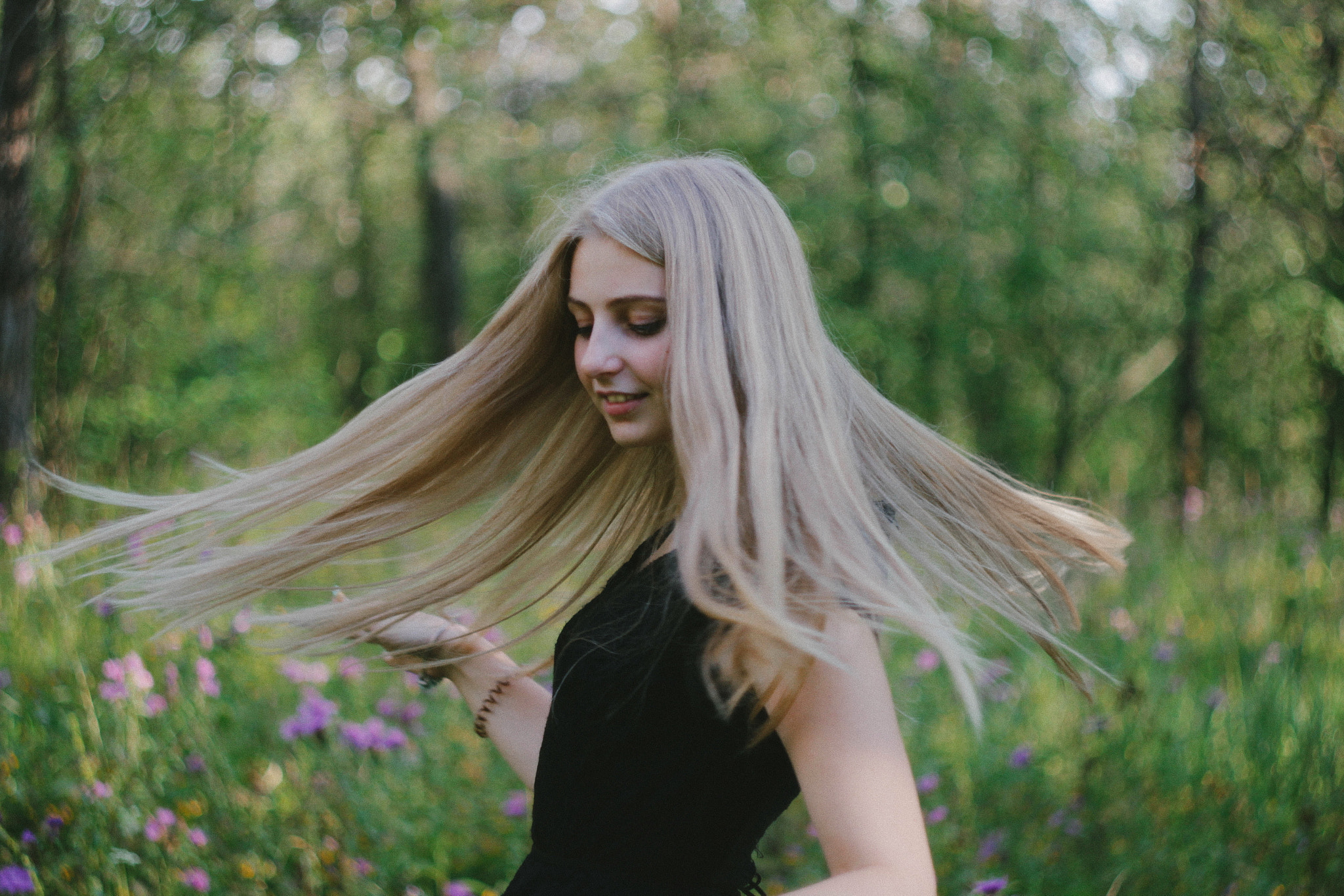 Canon EF 28-80mm f/3.5-5.6 sample photo. Light on hair tips photography