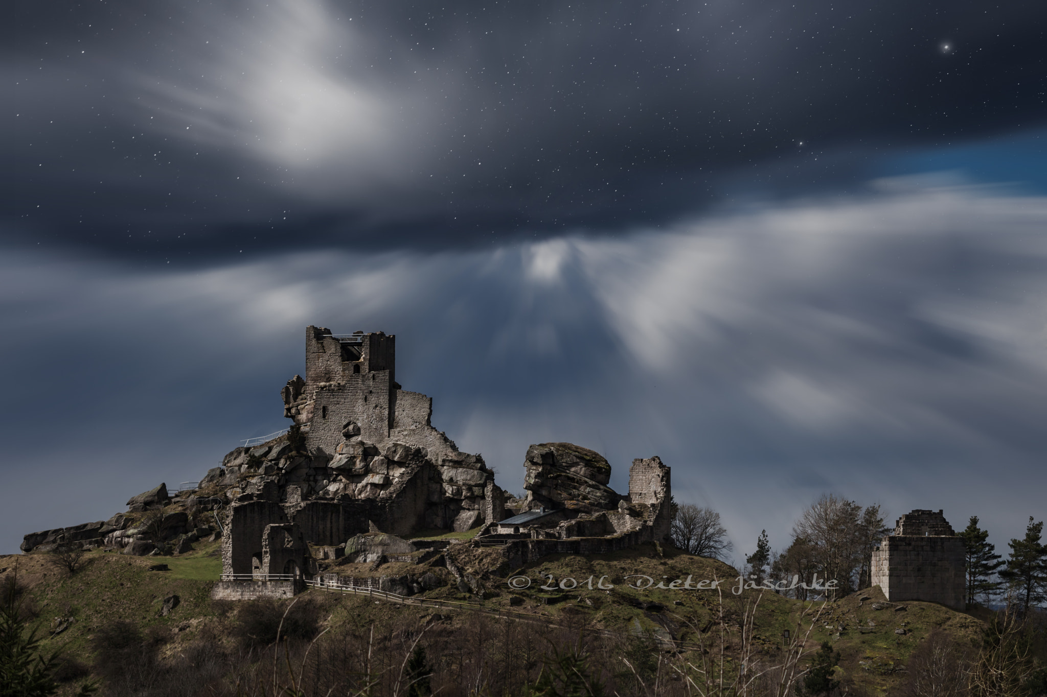 Canon EF 100mm F2.8 Macro USM sample photo. Castle ruin photography